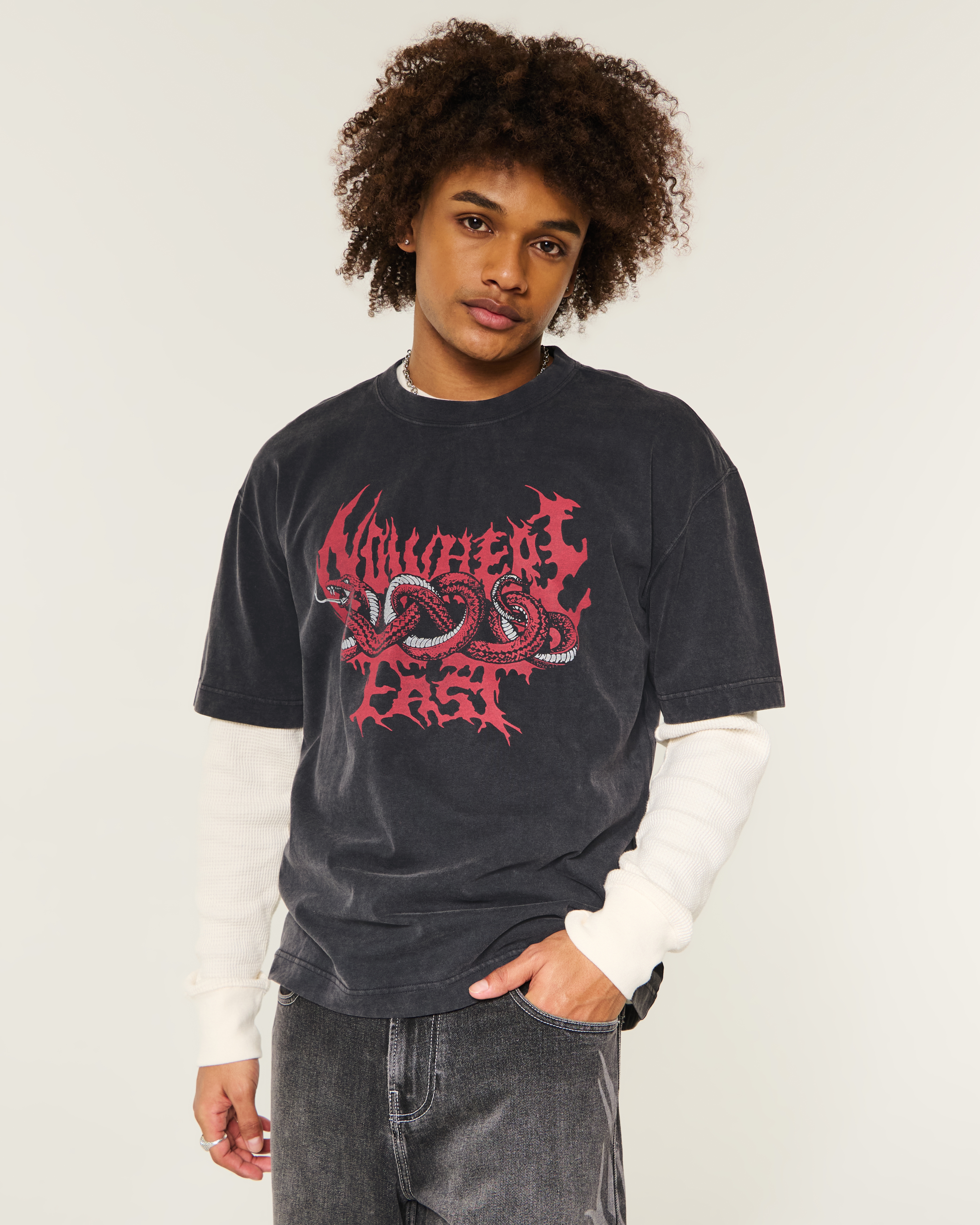 Мужские футболки Hollister Boxy Heavyweight Nowhere Fast Graphic Tee — фото 2