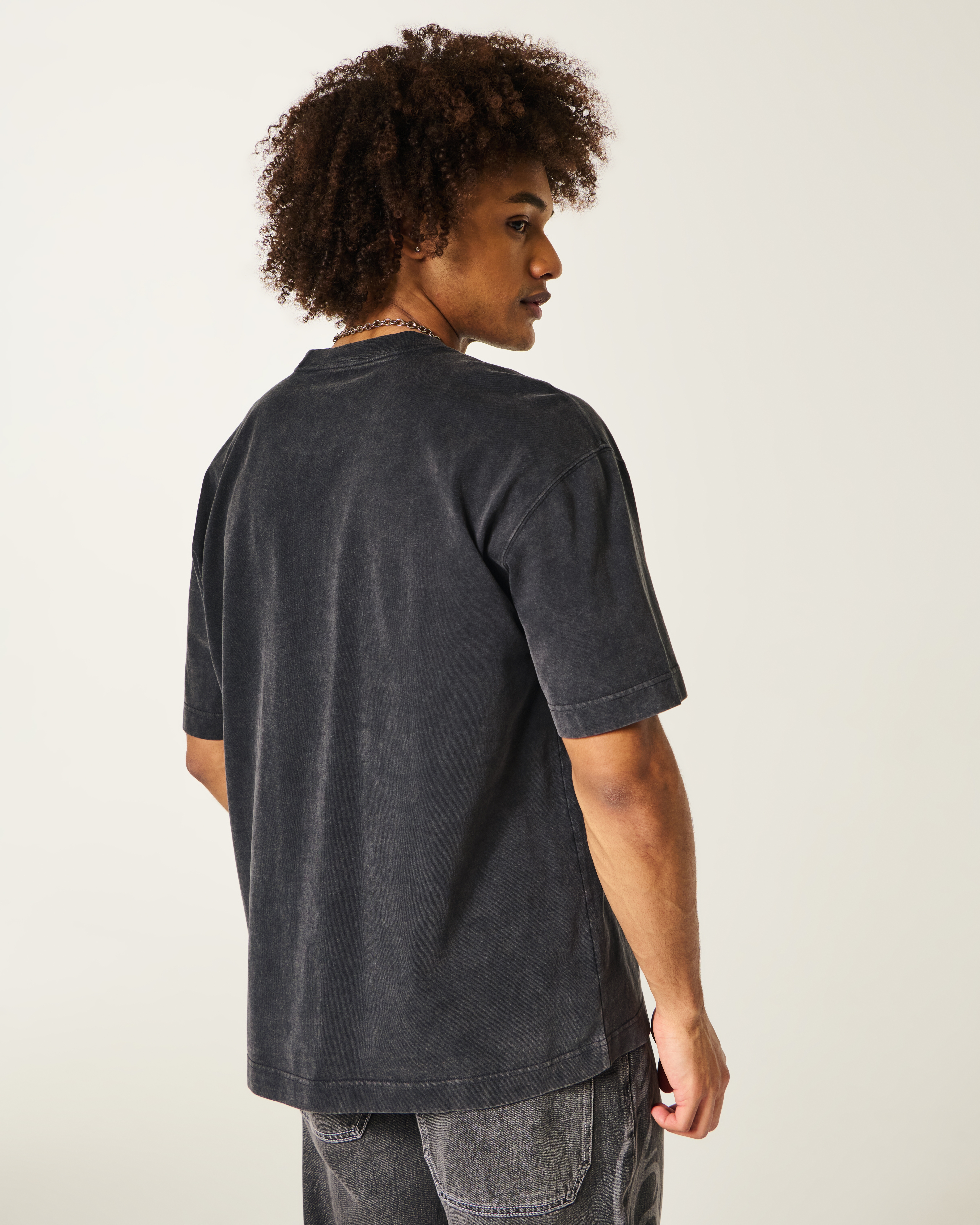 Мужские футболки Hollister Boxy Heavyweight Nowhere Fast Graphic Tee — фото 3