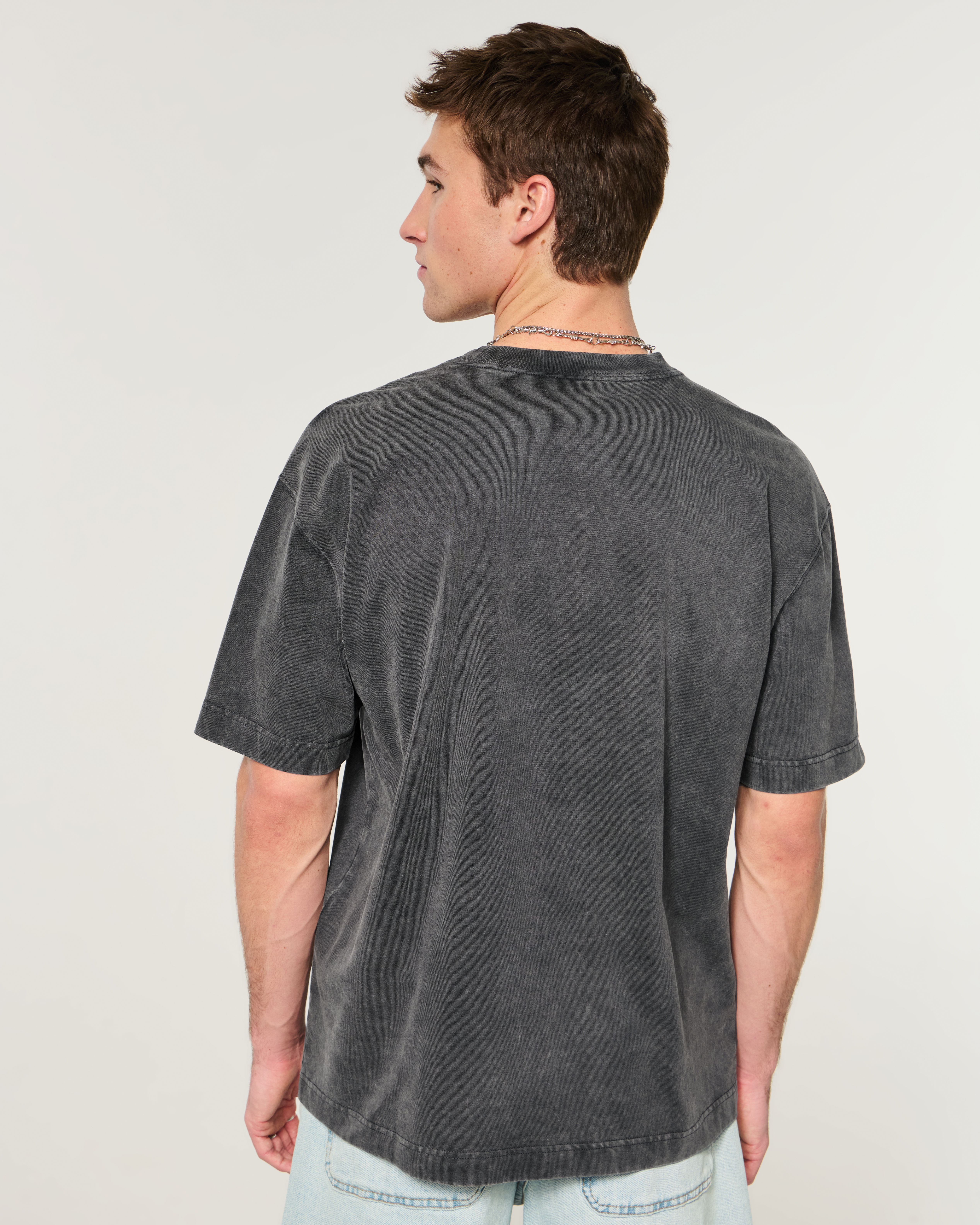 Мужские футболки Hollister Boxy Heavyweight Rugrats Graphic Tee — фото 3