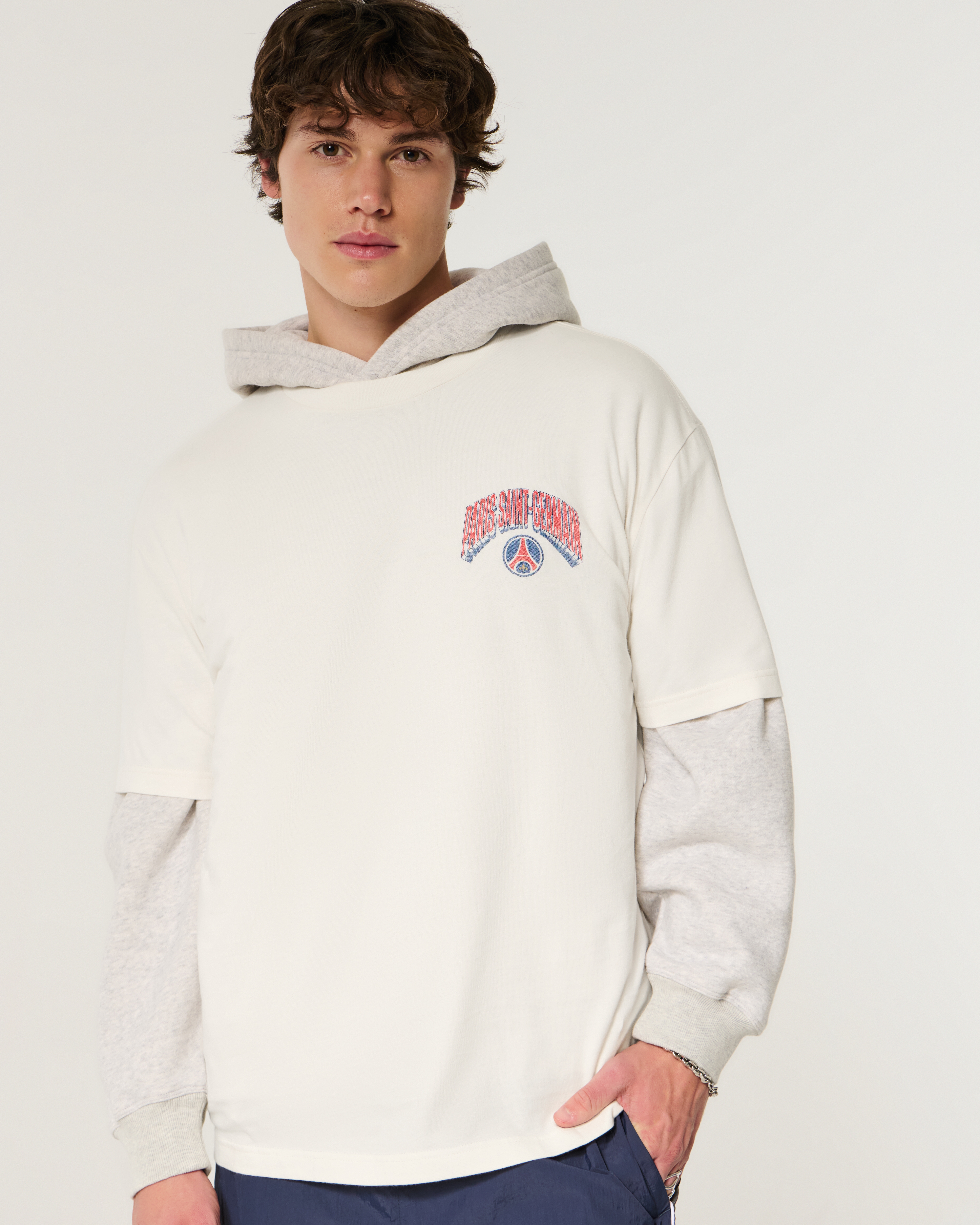 Мужские футболки Hollister Paris Saint-Germain F.C. Graphic Tee — фото 3