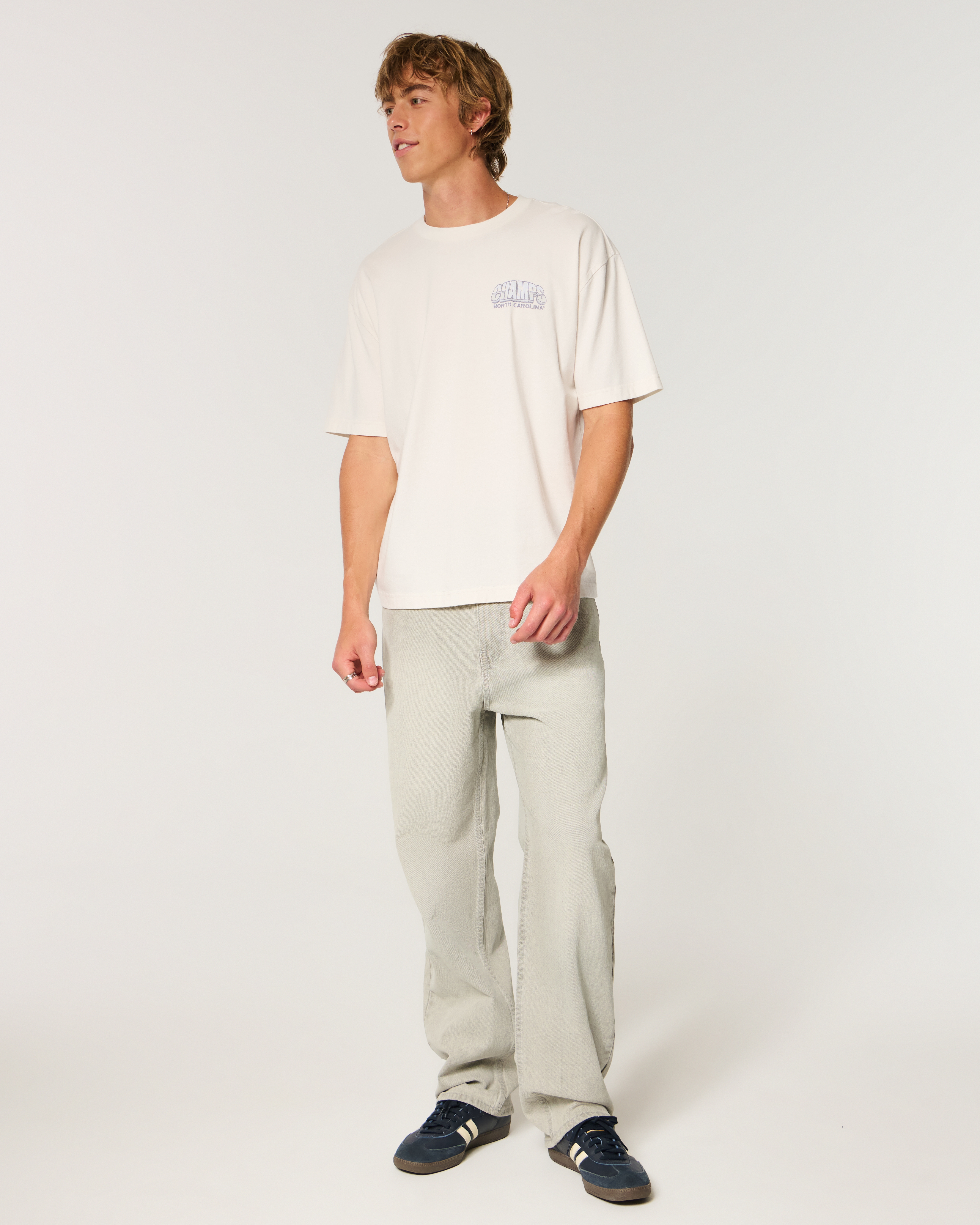 Мужские туфли Hollister Boxy University of North Carolina Tar Heels Graphic Tee — фото 3