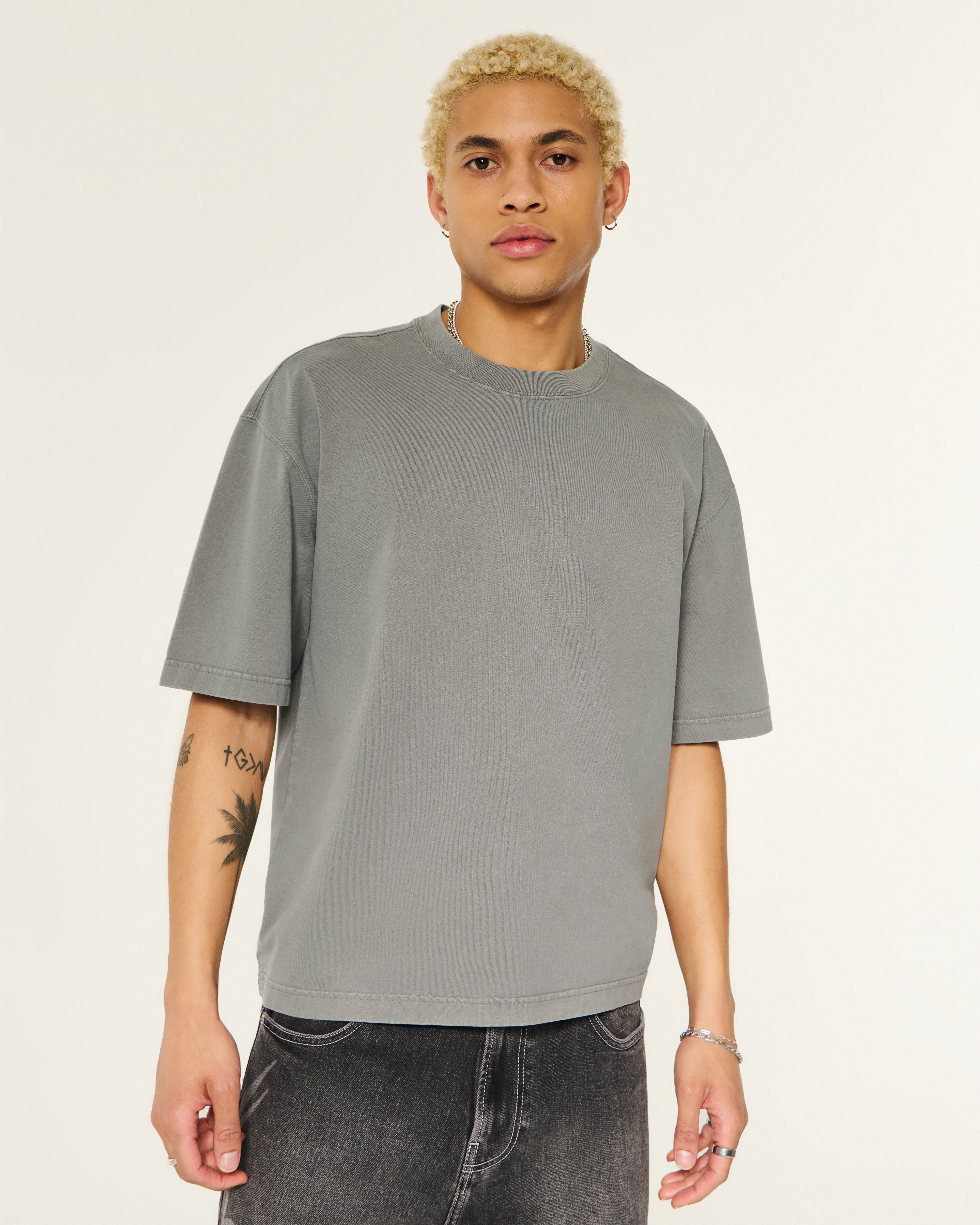Мужские футболки Hollister Super Boxy Crop Crew T-Shirt — фото 2