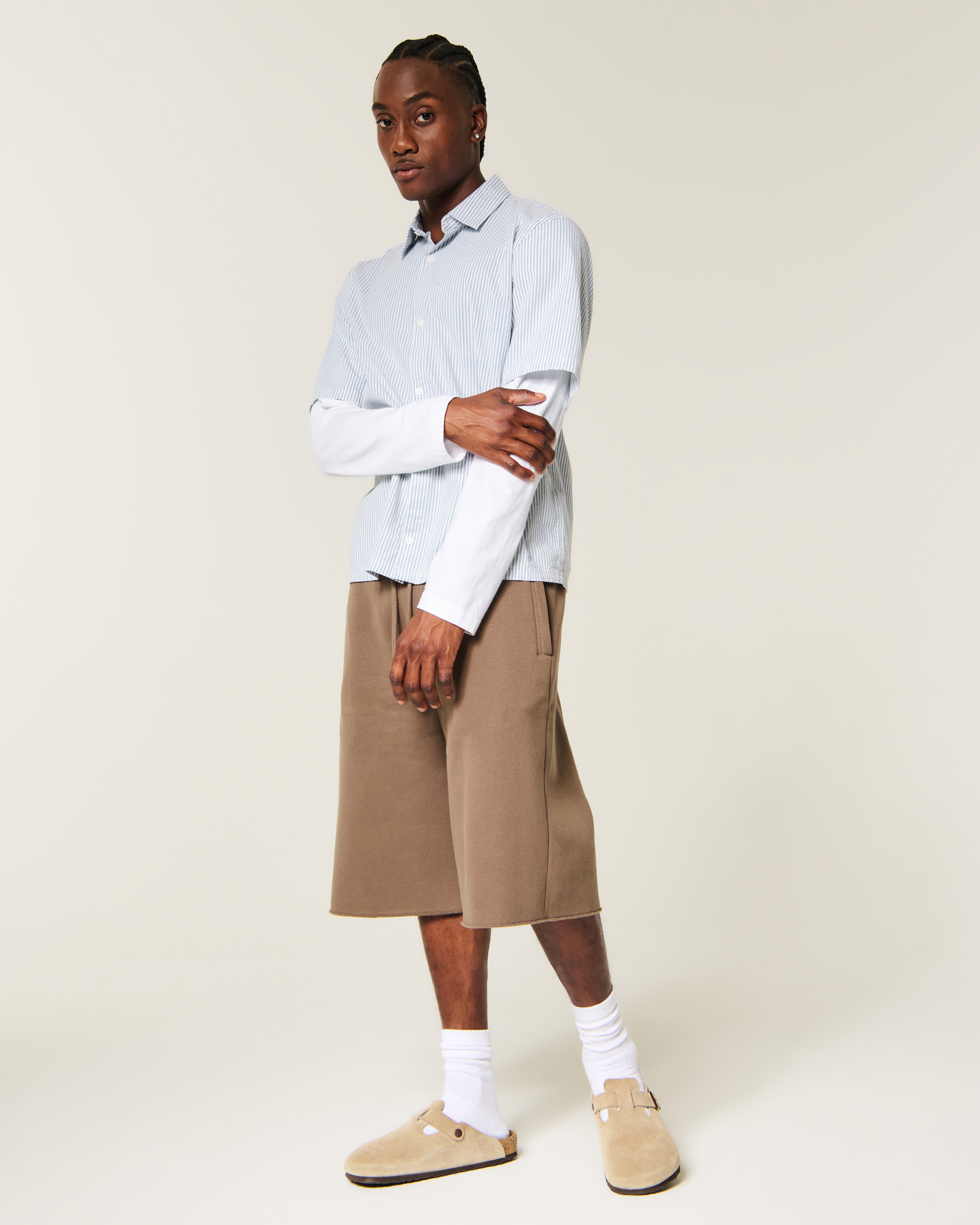 Мужская рубашка Hollister Boxy Layered 2-in-1 Button-Through, цвет: Светлый синий полосатый — фото 3