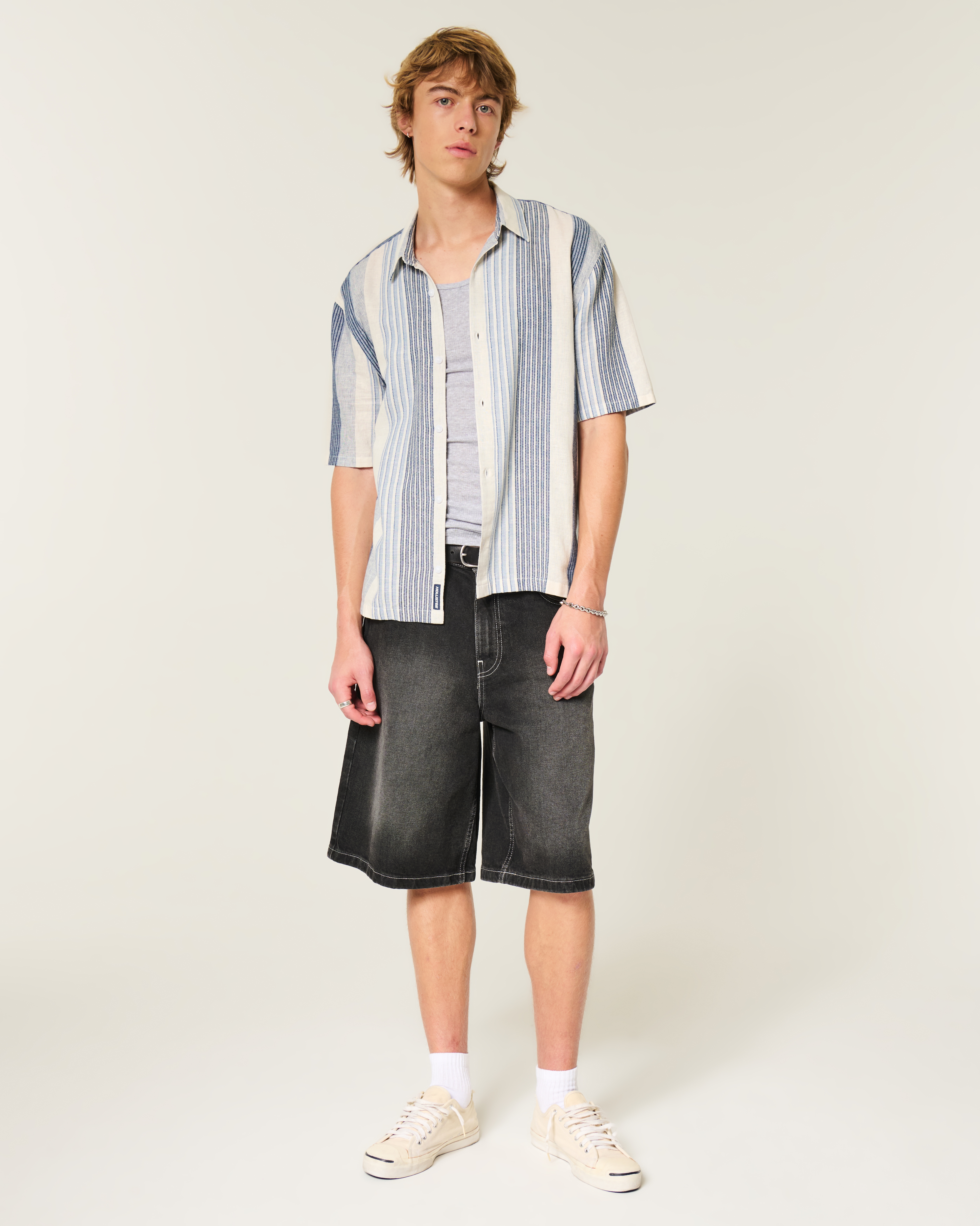 Мужская рубашка Hollister Boxy Short-Sleeve Textural Stripe, цвет: Синий полосатый — фото 3