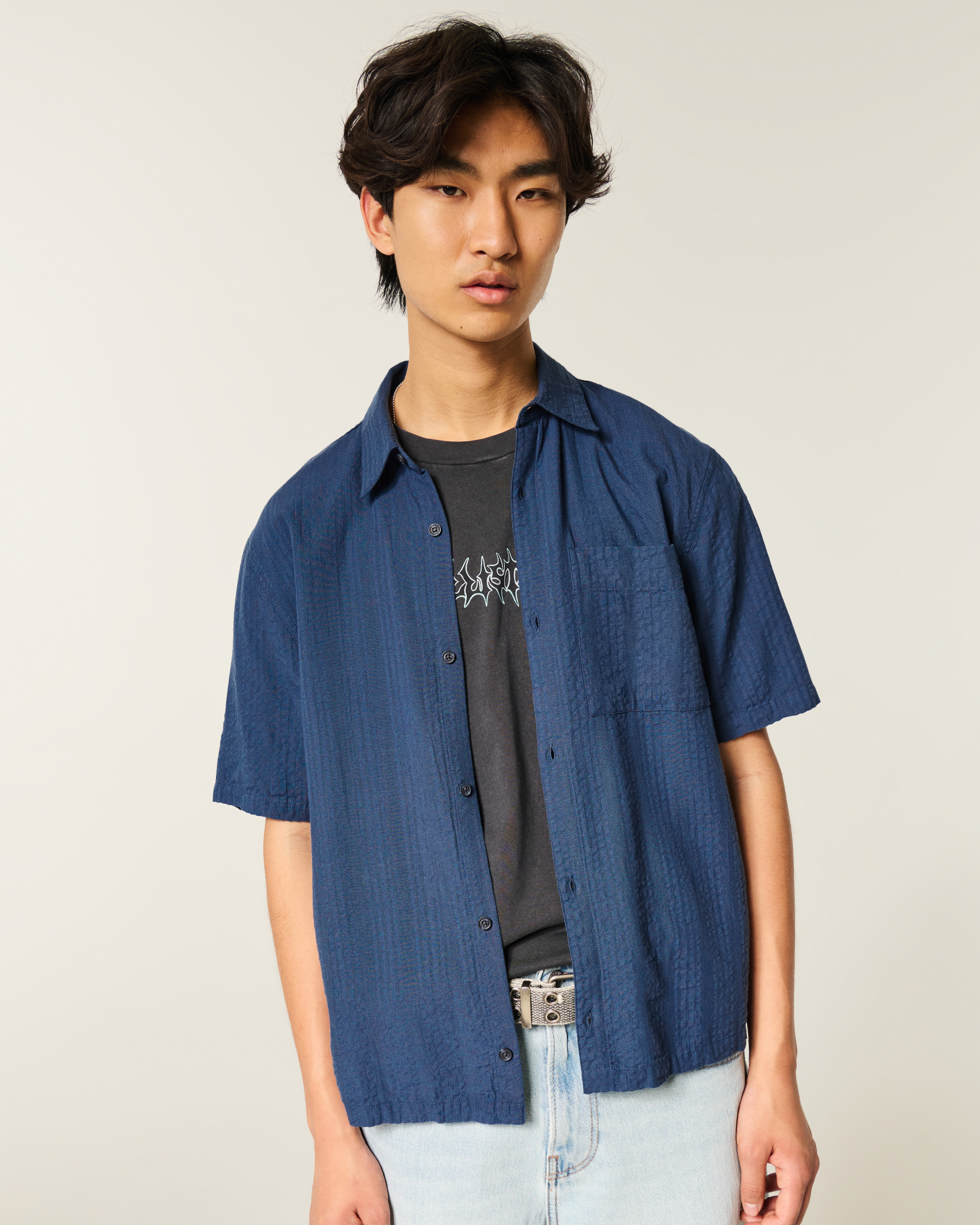 Мужские рубашки Hollister Boxy Short-Sleeve Seersucker Shirt — фото 2