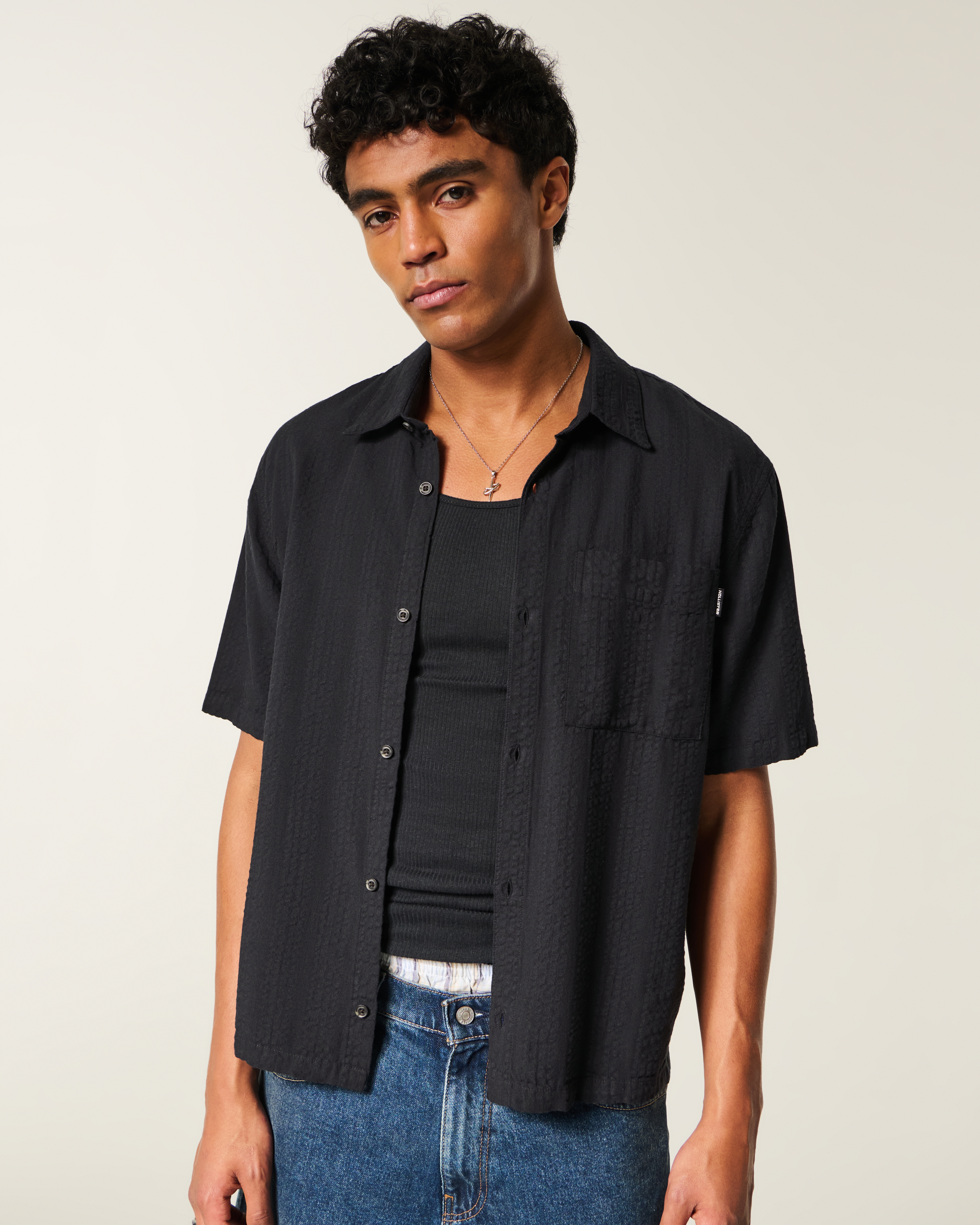 Мужские рубашки Hollister Boxy Short-Sleeve Button-Through Shirt — фото 2