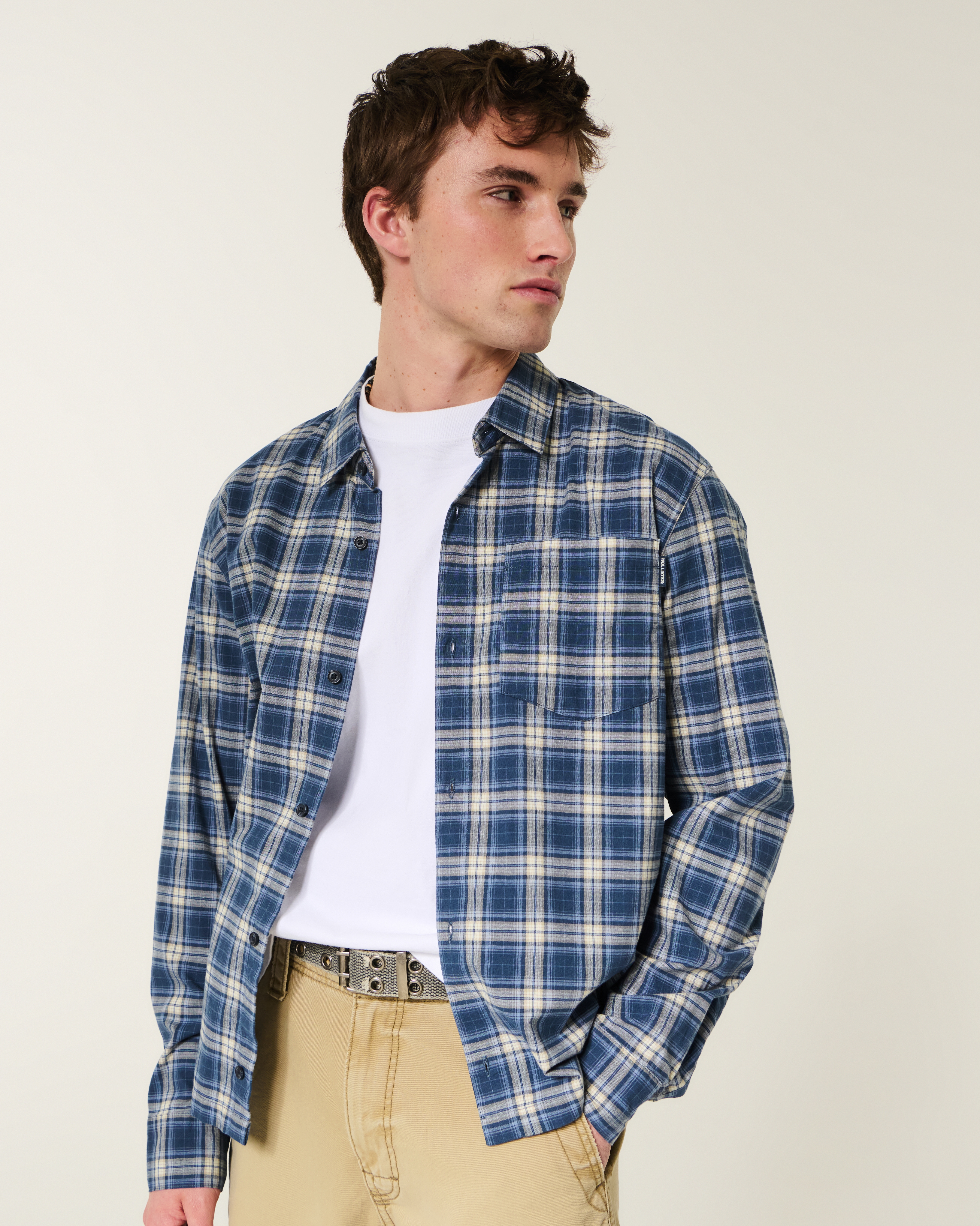 Мужские рубашки Hollister Boxy Poplin Button Front Logo Graphic Shirt — фото 3