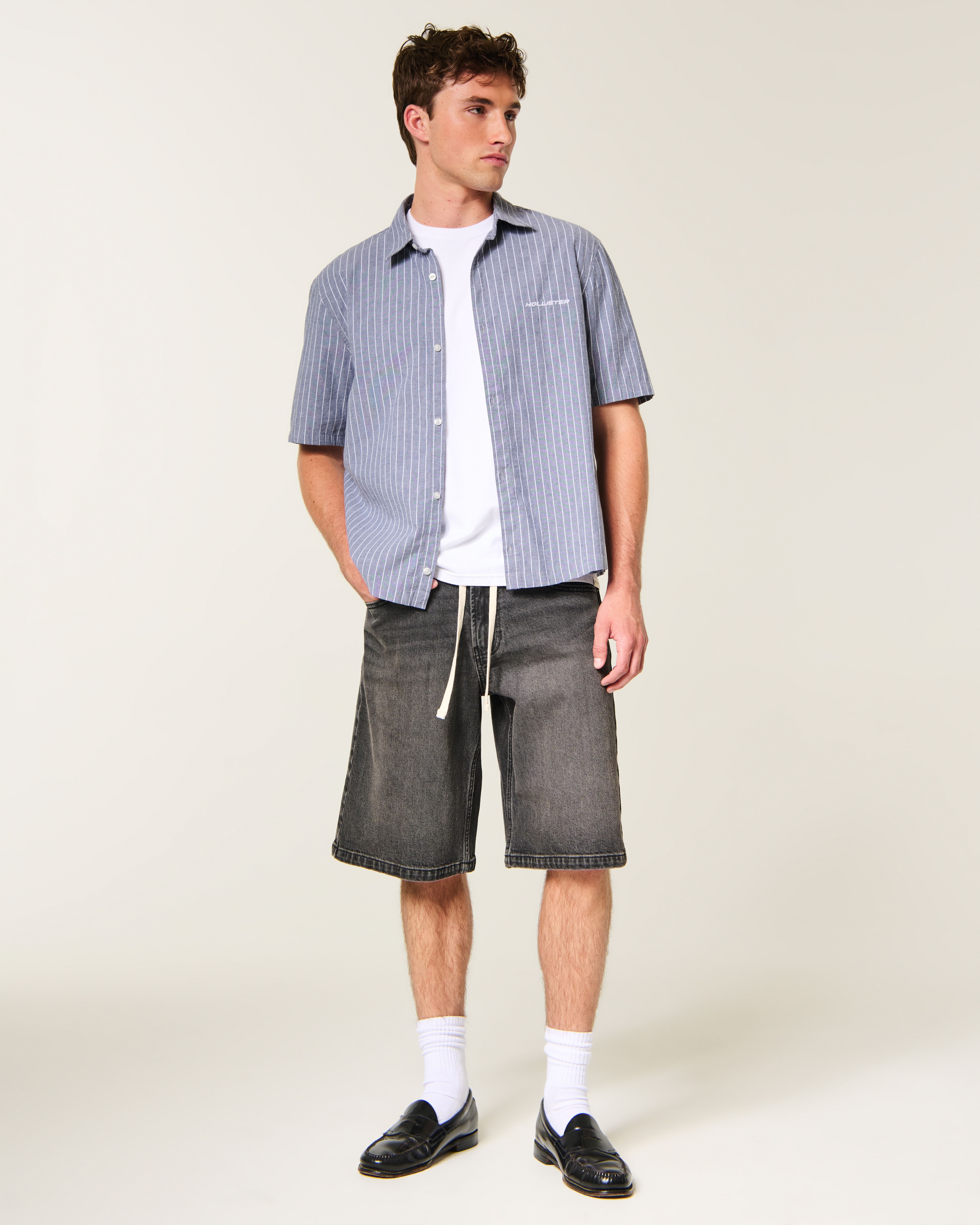 Мужские рубашки Hollister Boxy Short-Sleeve Logo Graphic Shirt — фото 3
