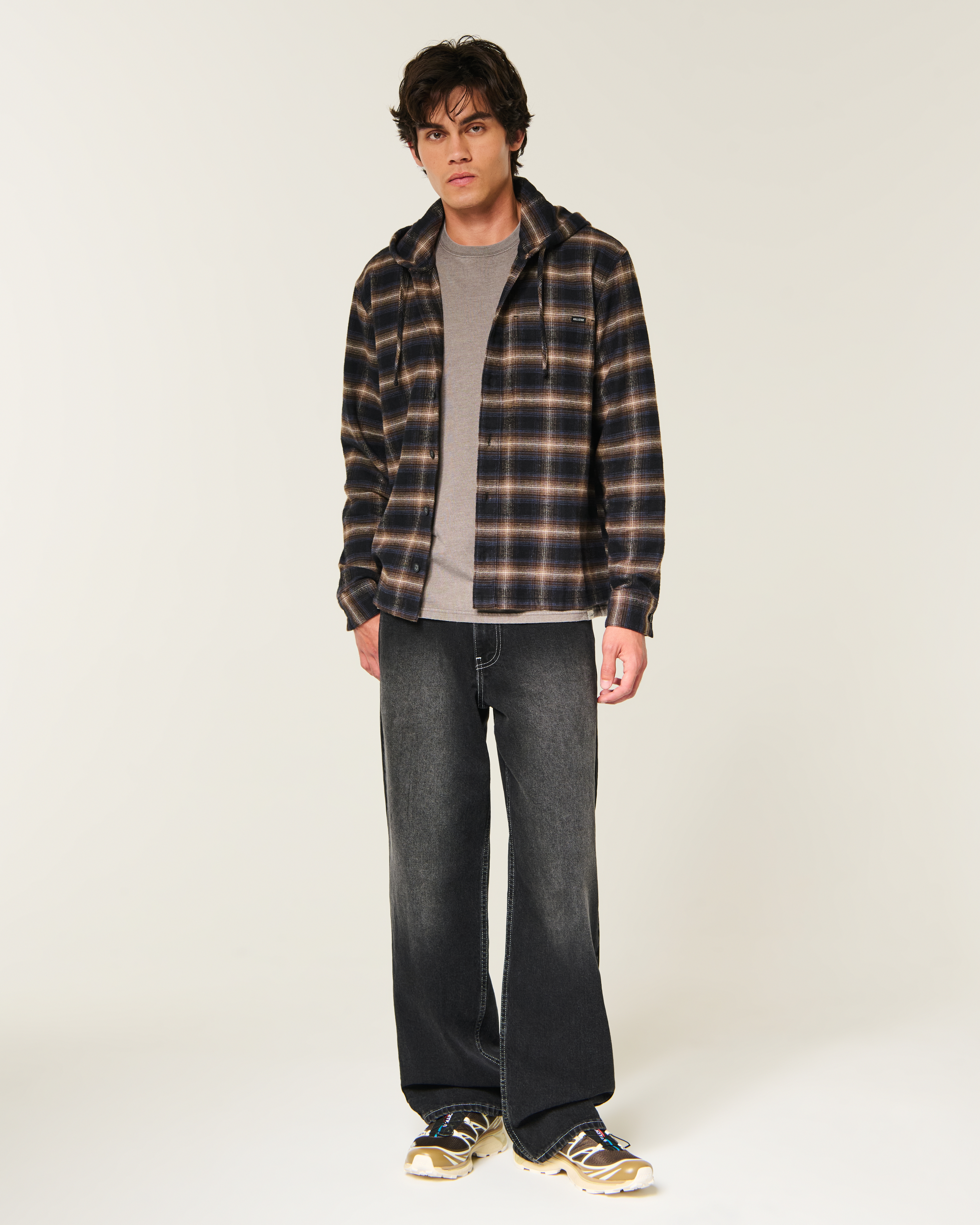 Мужская рубашка Hollister Boxy Hooded Flannel, цвет: Чёрный — фото 3