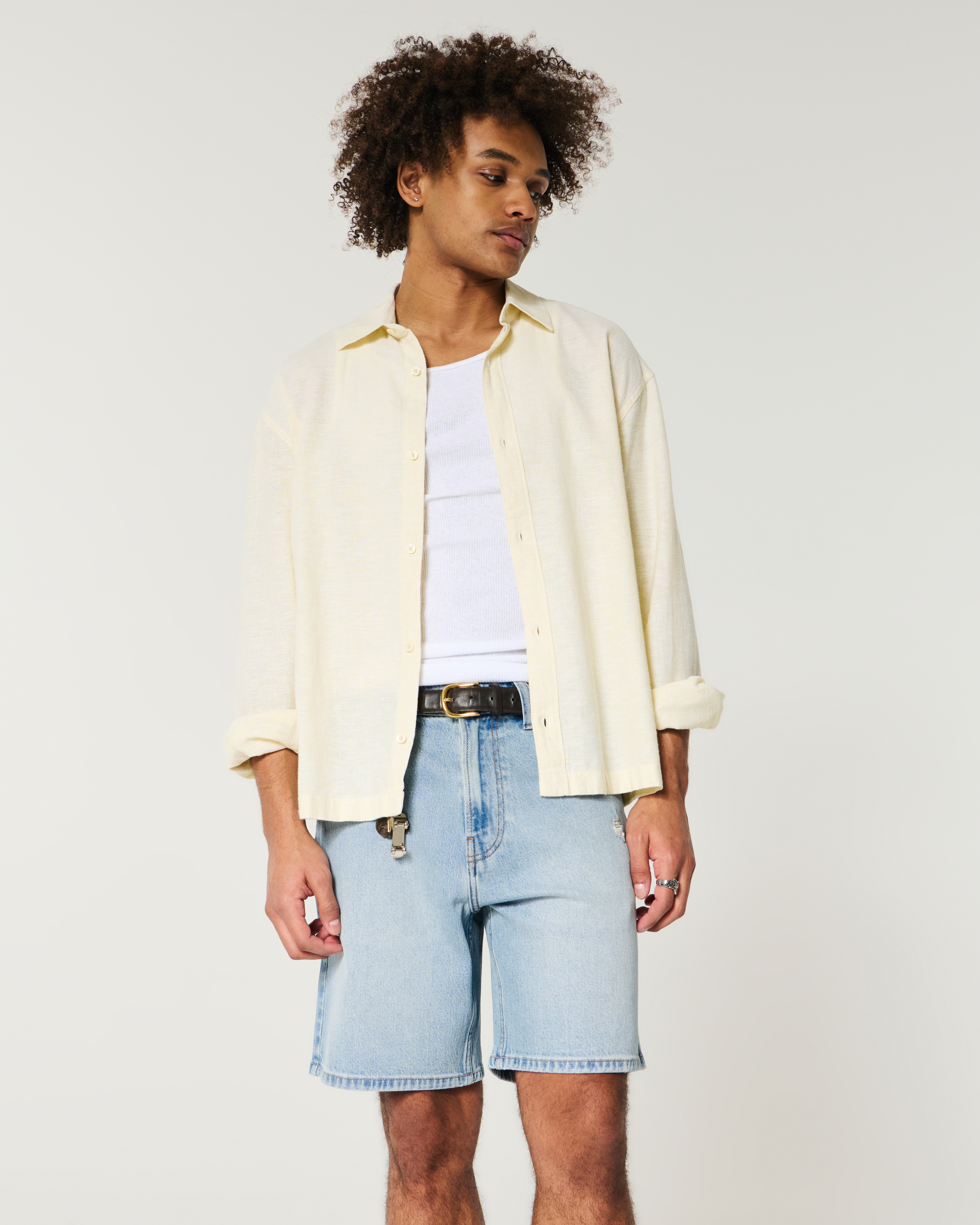 Мужские шорты Hollister Above-the-Knee Distressed Loose Denim Shorts — фото 2