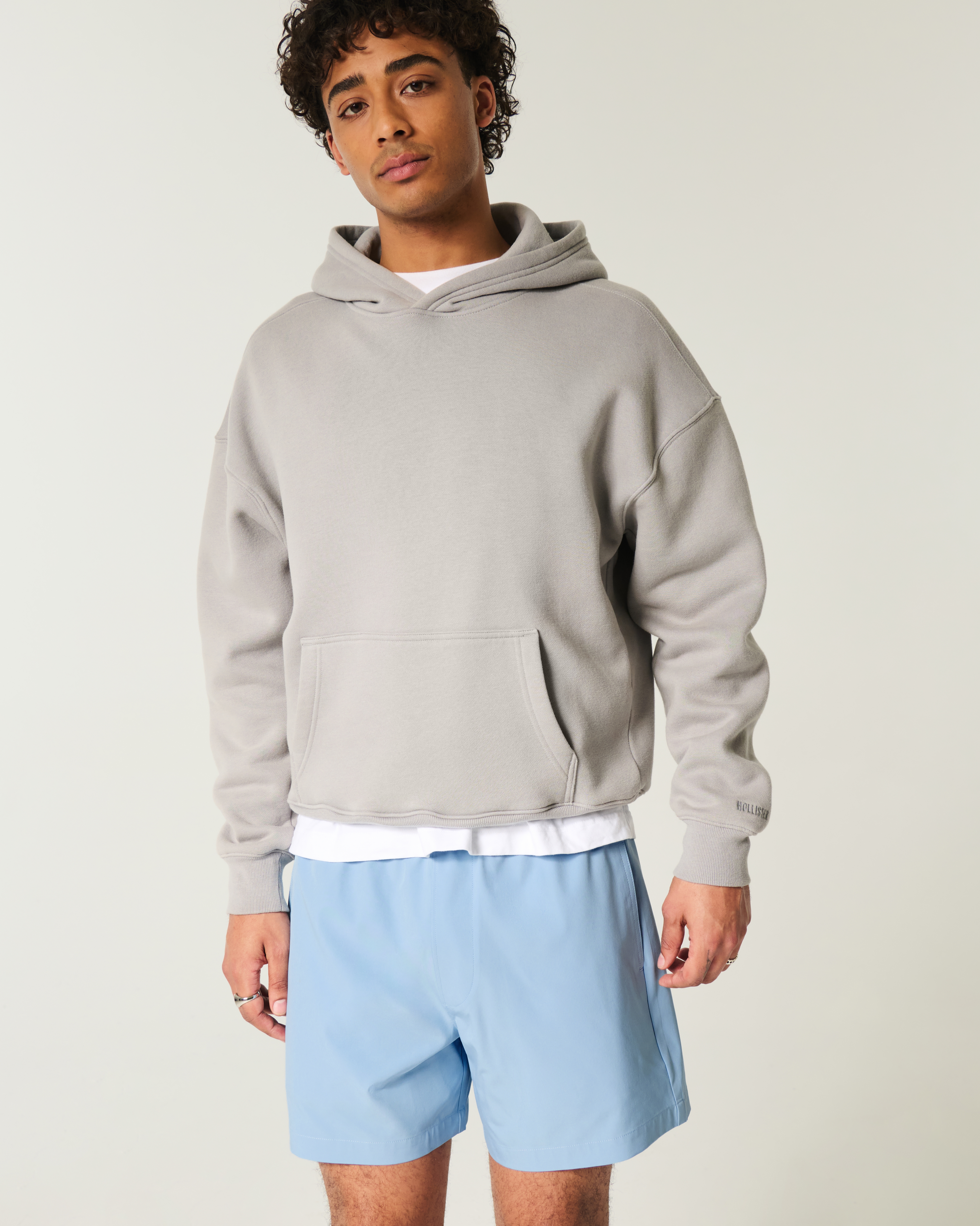 Мужские шорты Hollister Mid-Thigh Hybrid Active, цвет: Светлый синий — фото 2