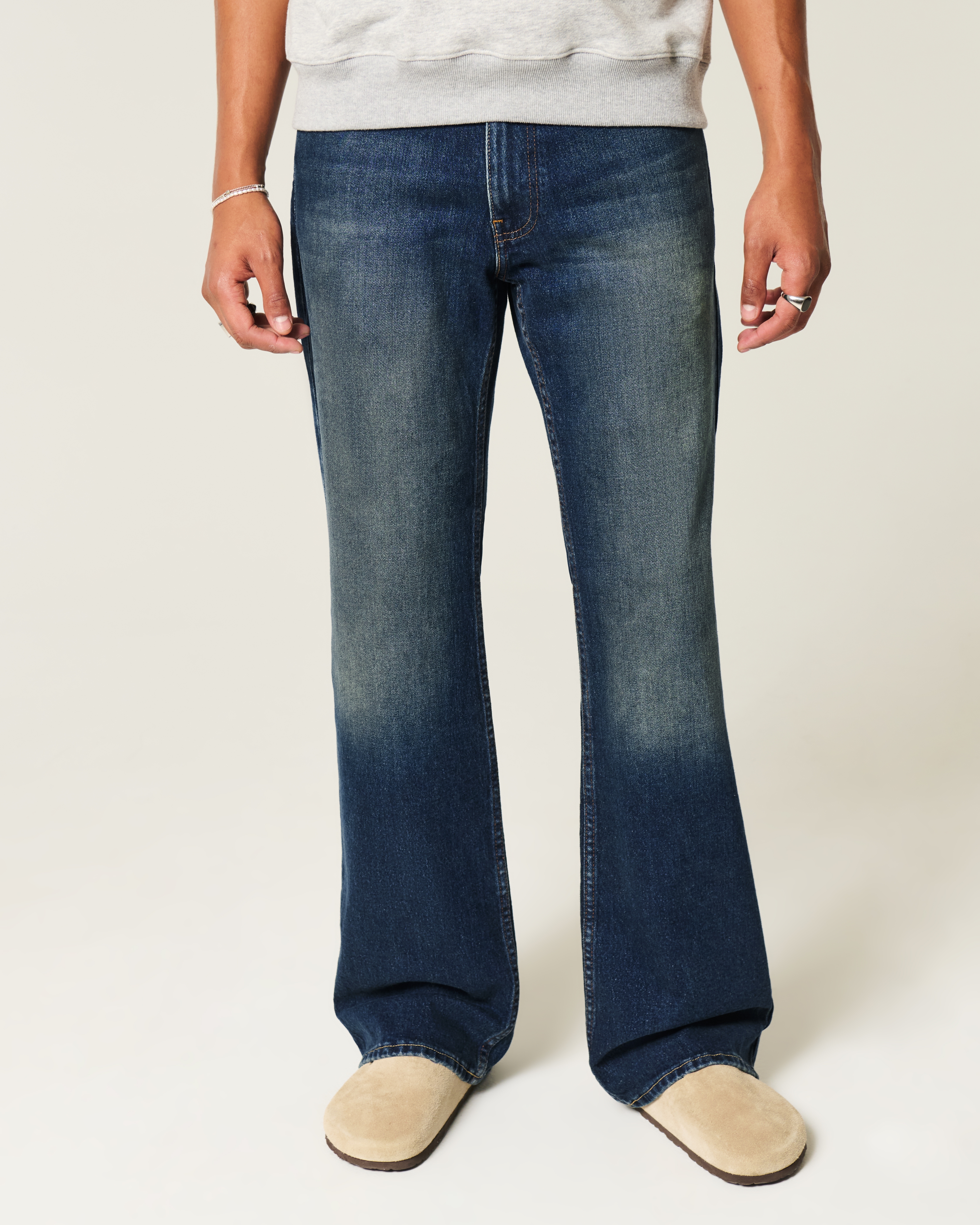 Мужские джинсы Hollister Washed Black Relaxed Bootcut Jeans — фото 3