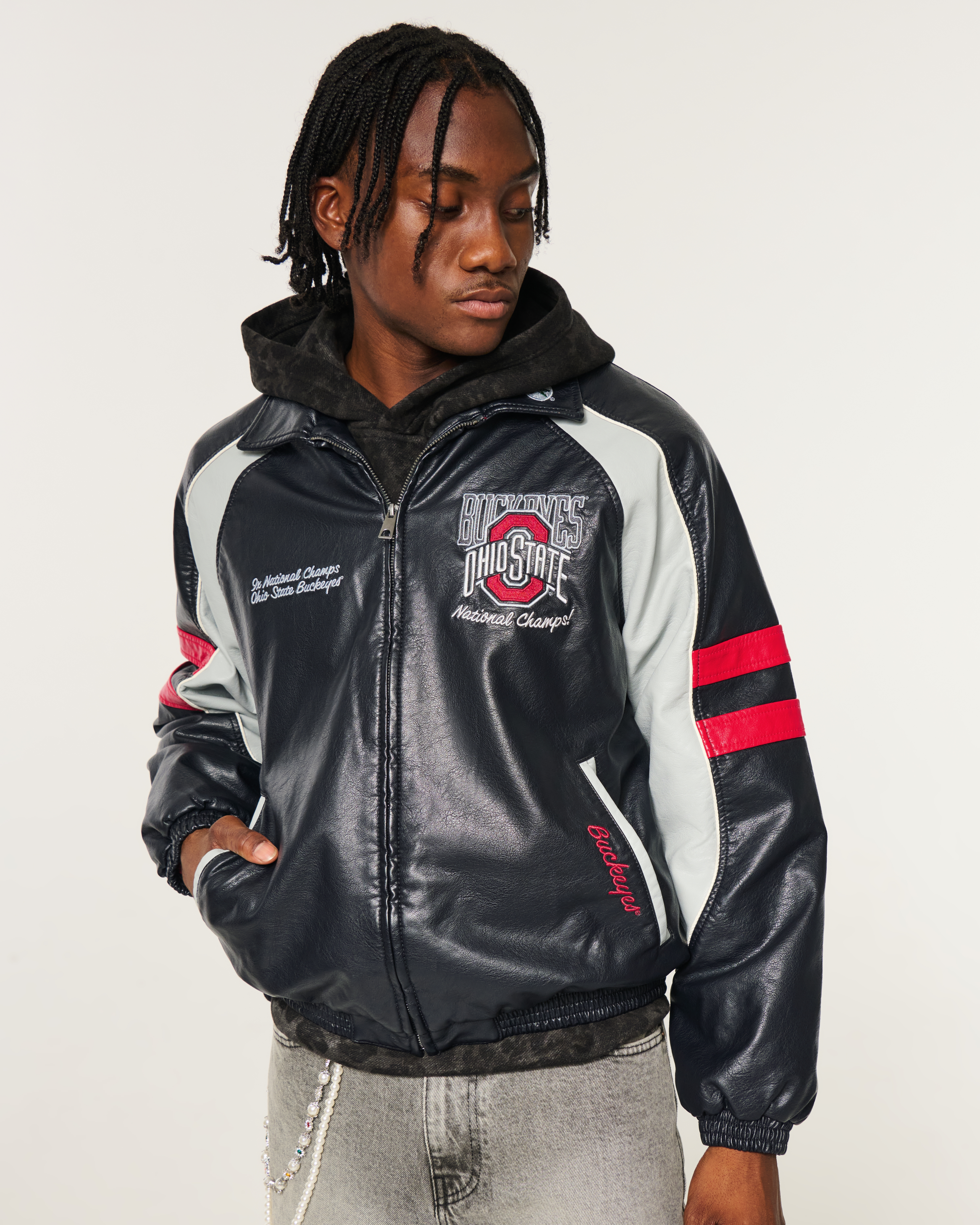 Мужские куртки Hollister Faux Leather UCLA Bruins Graphic Jacket — фото 2