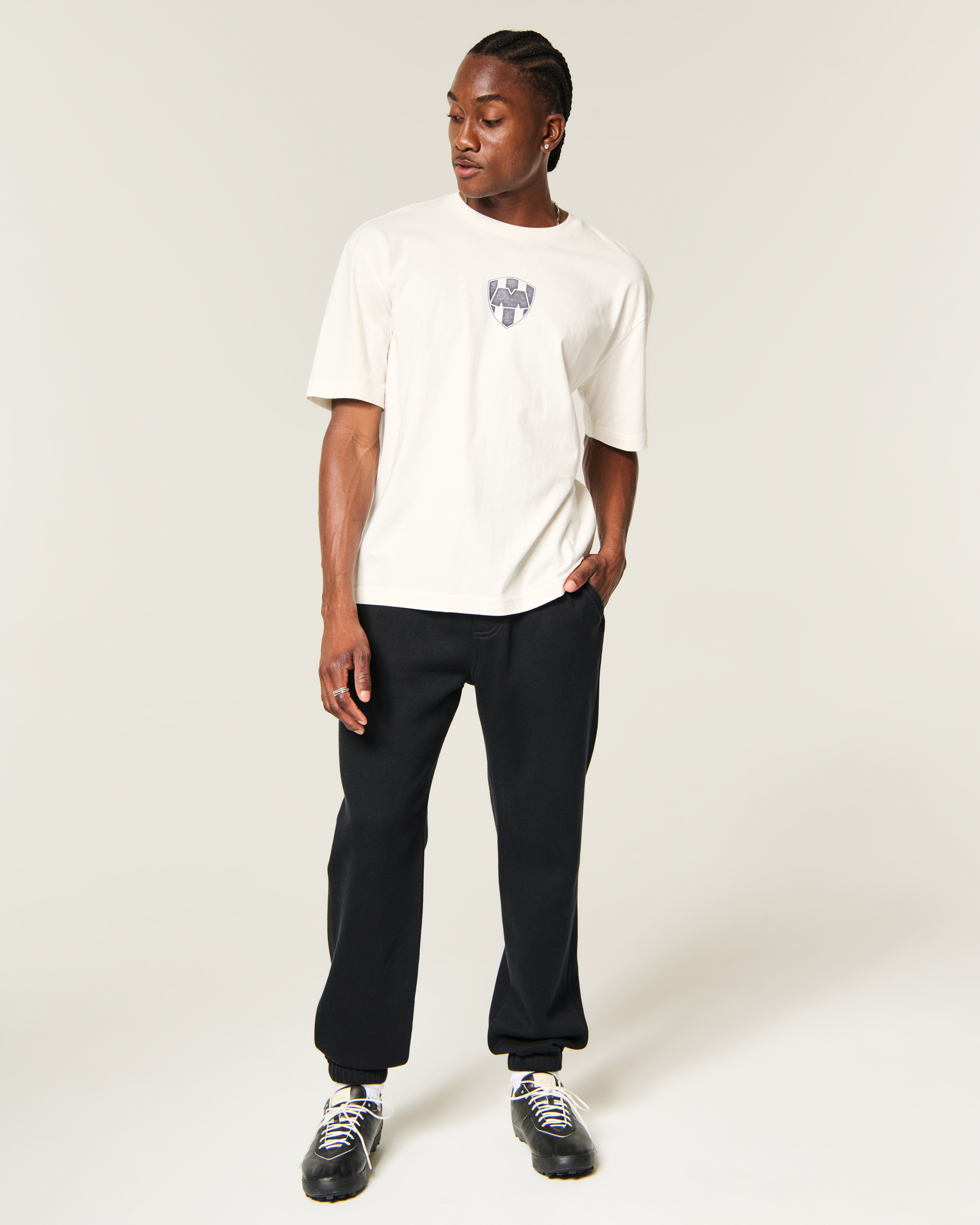 Мужские брюки Hollister Feel Good Relaxed Cinch Sweatpants, цвет: Чёрный — фото 2
