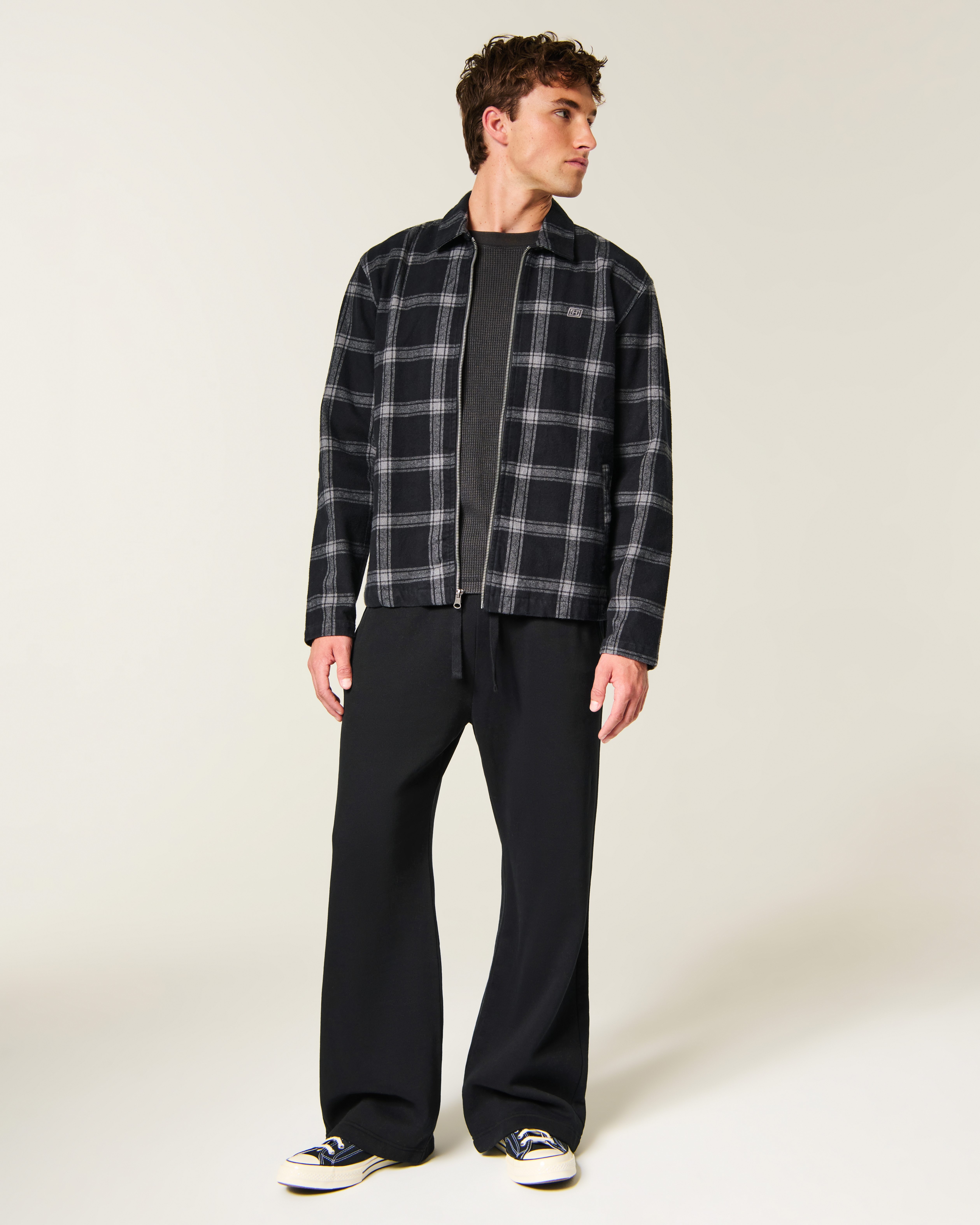 Брюки Hollister Feel Good Boot Sweatpants, цвет: Чёрный — фото 2