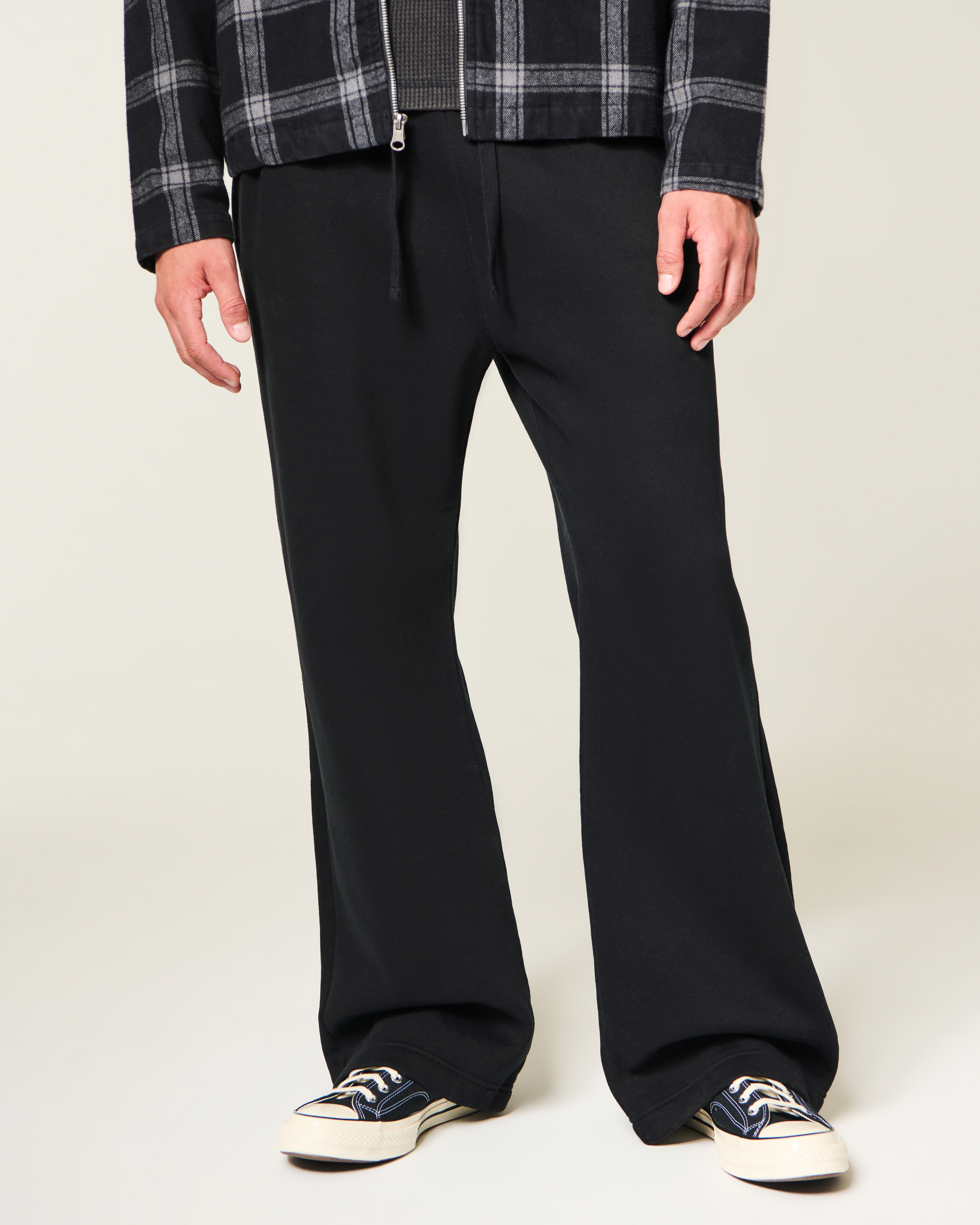 Брюки Hollister Feel Good Boot Sweatpants, цвет: Чёрный — фото 3