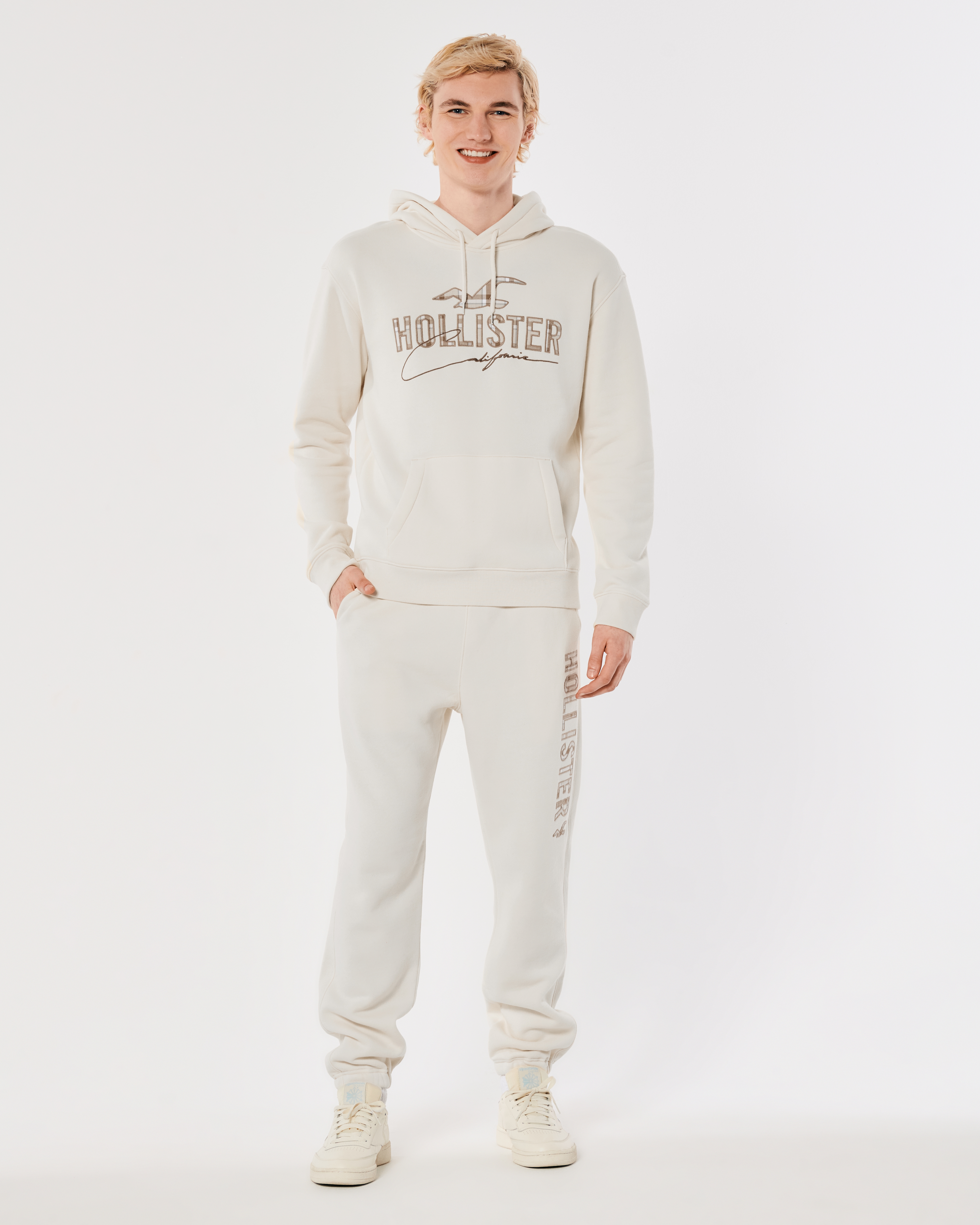 hollister sweat