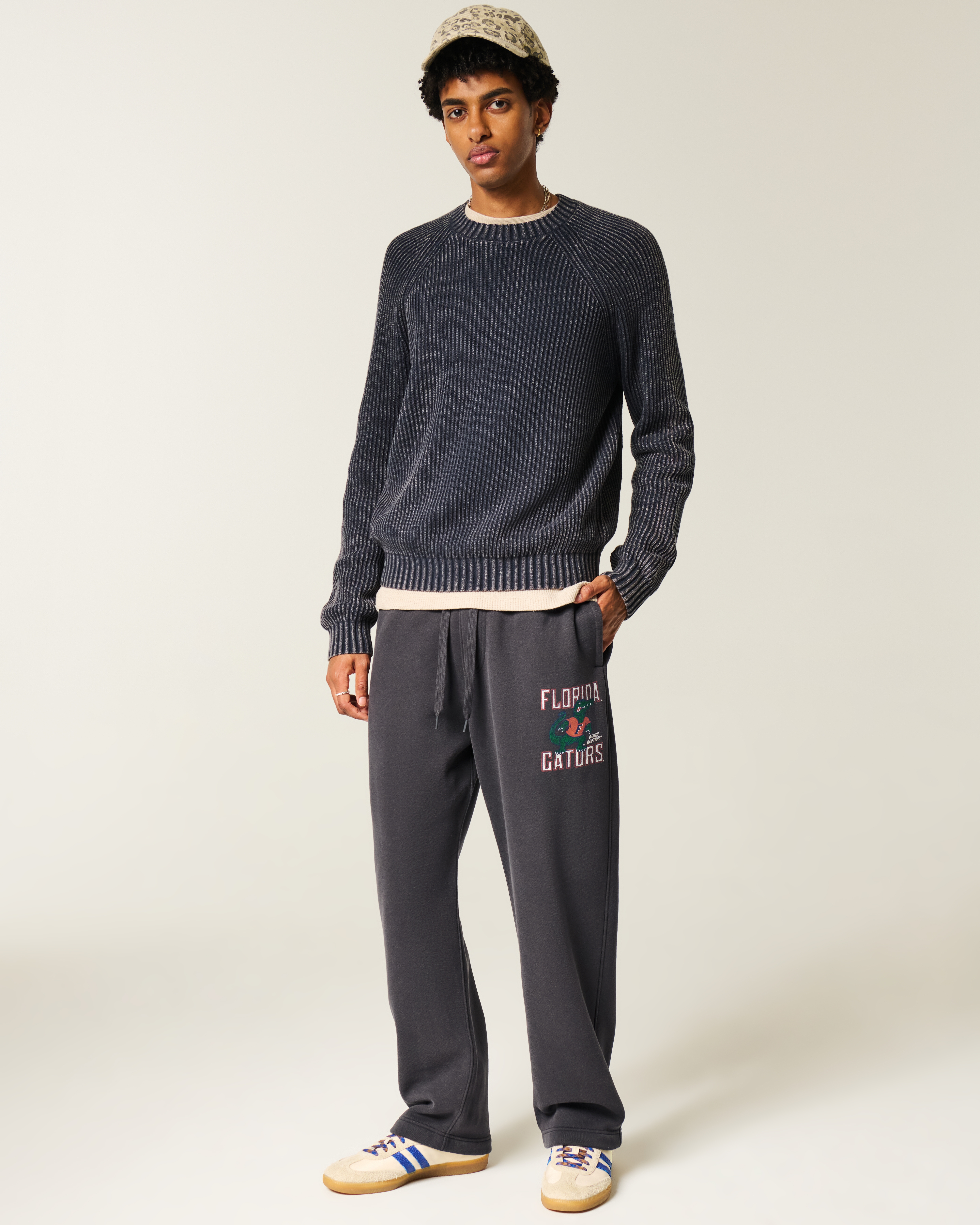 Мужские брюки Hollister Baggy University of Southern California Trojans Graphic Sweatpants — фото 2