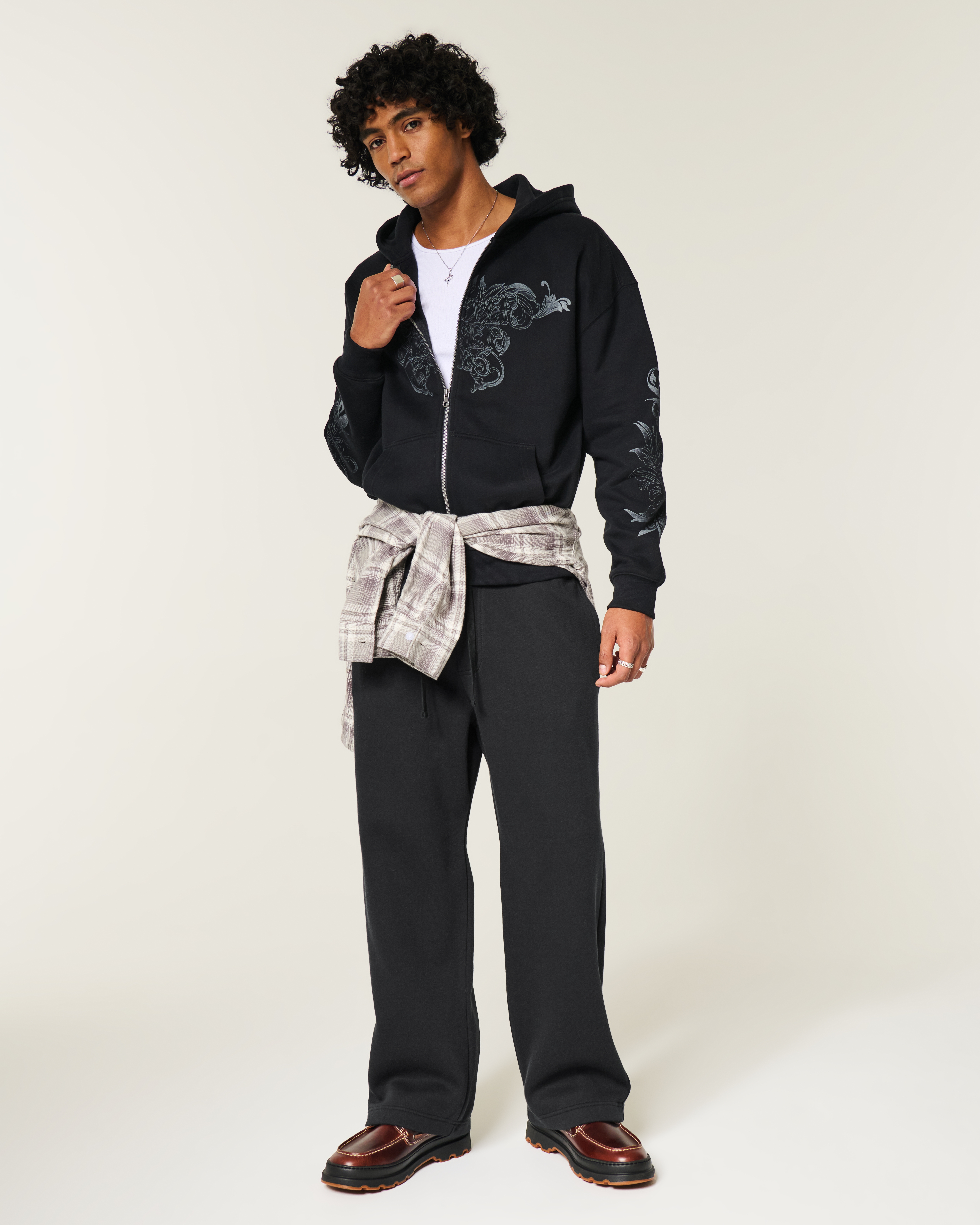 Мужские брюки Hollister Feel Good Double Flame Graphic Super Baggy Sweatpants — фото 2