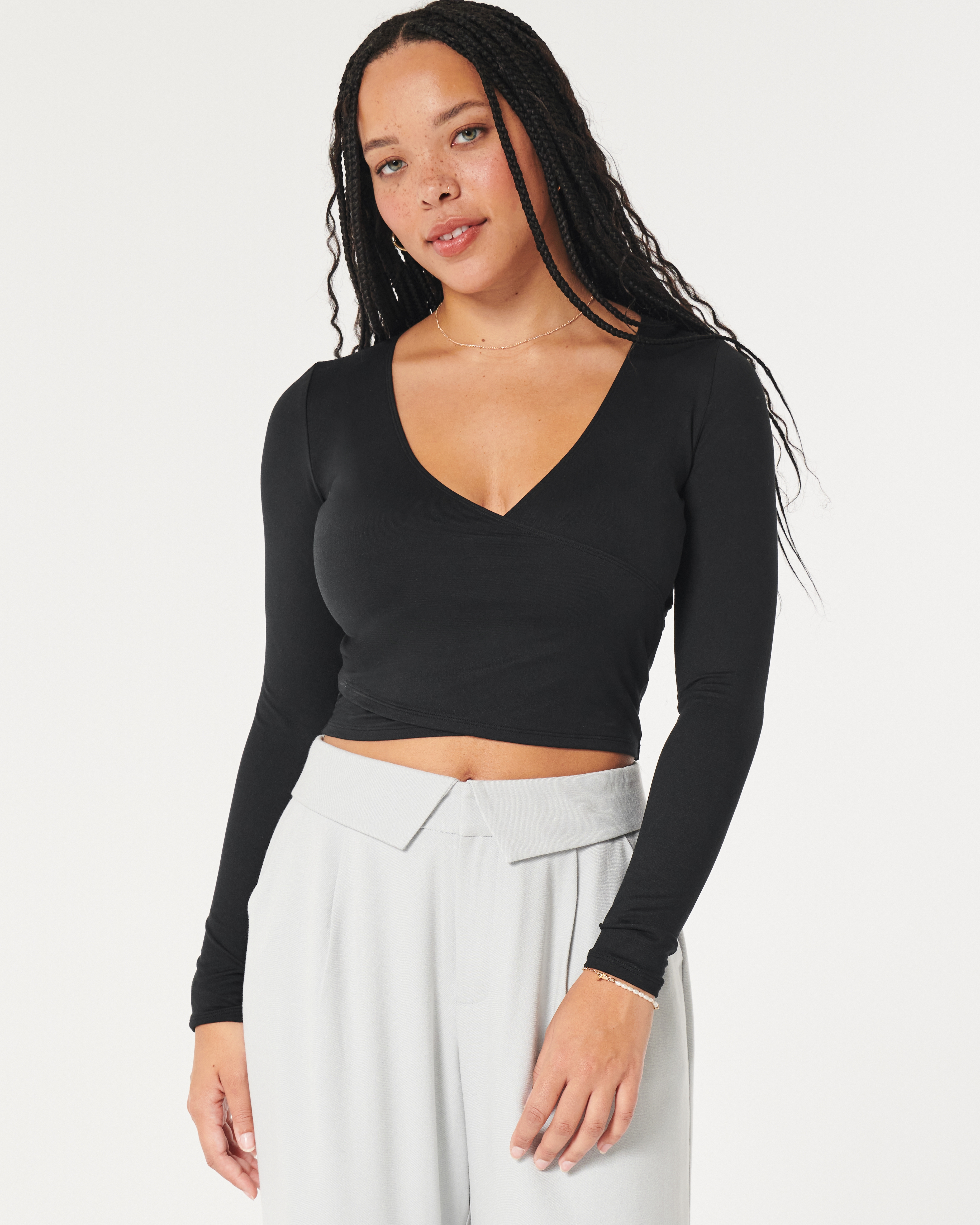 Женский топ Hollister Long-Sleeve Seamless Fabric Wrap Top, цвет: Чёрный — фото 2
