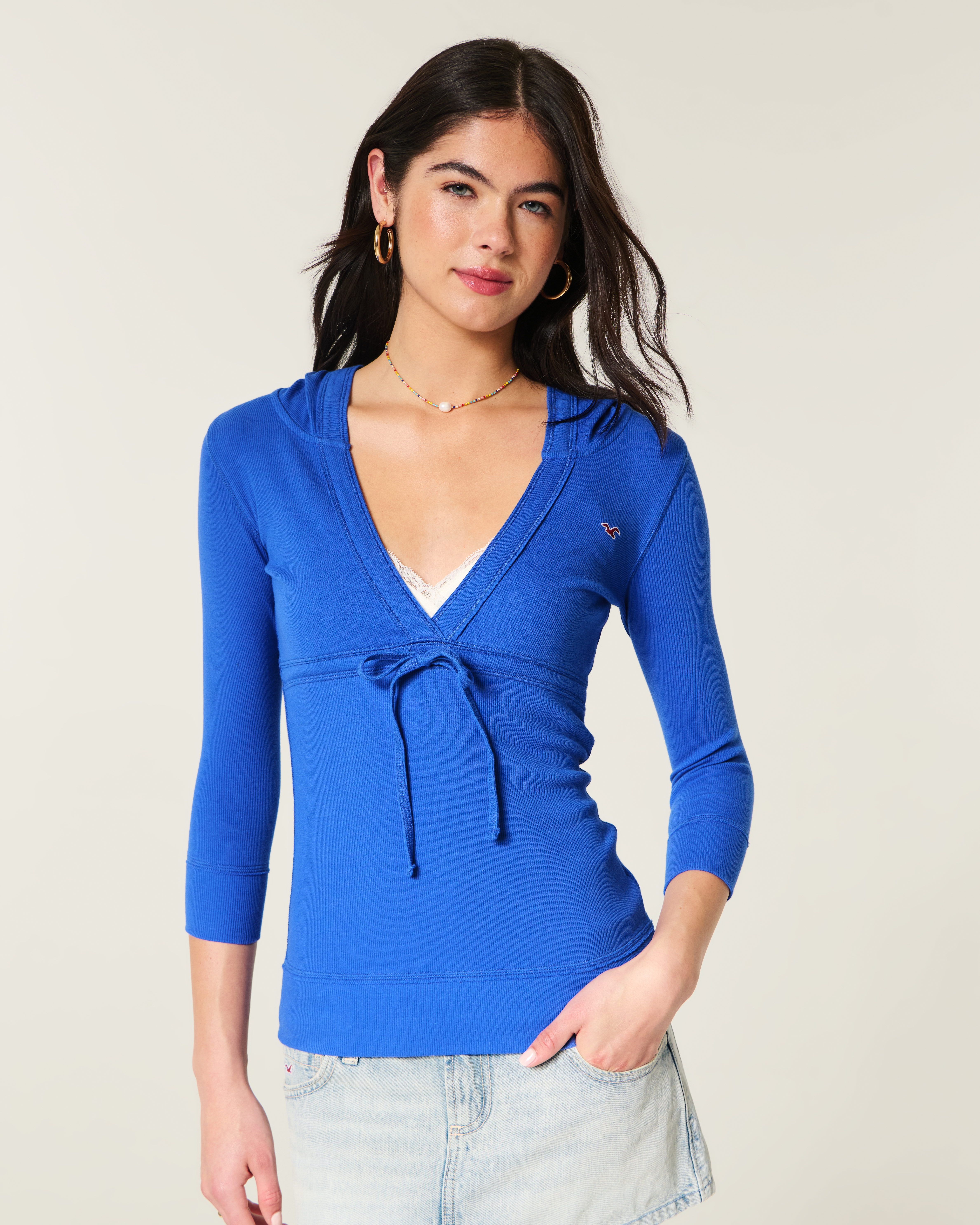 Женские футболки Hollister Three-Quarter Sleeve Hooded Icon T-Shirt — фото 2