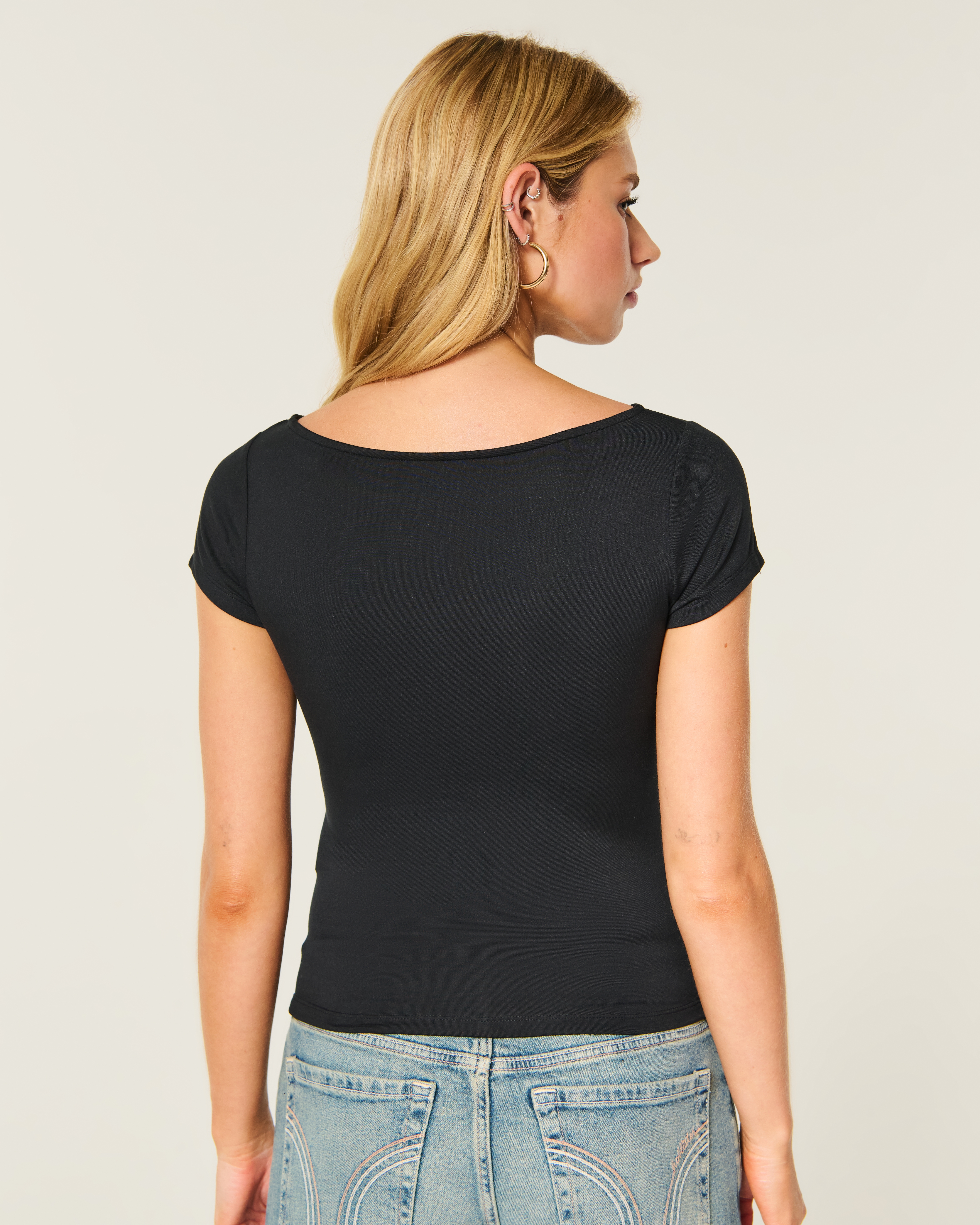 Женские топы Hollister Soft Seamless Fabric Slash-Neck Top — фото 3