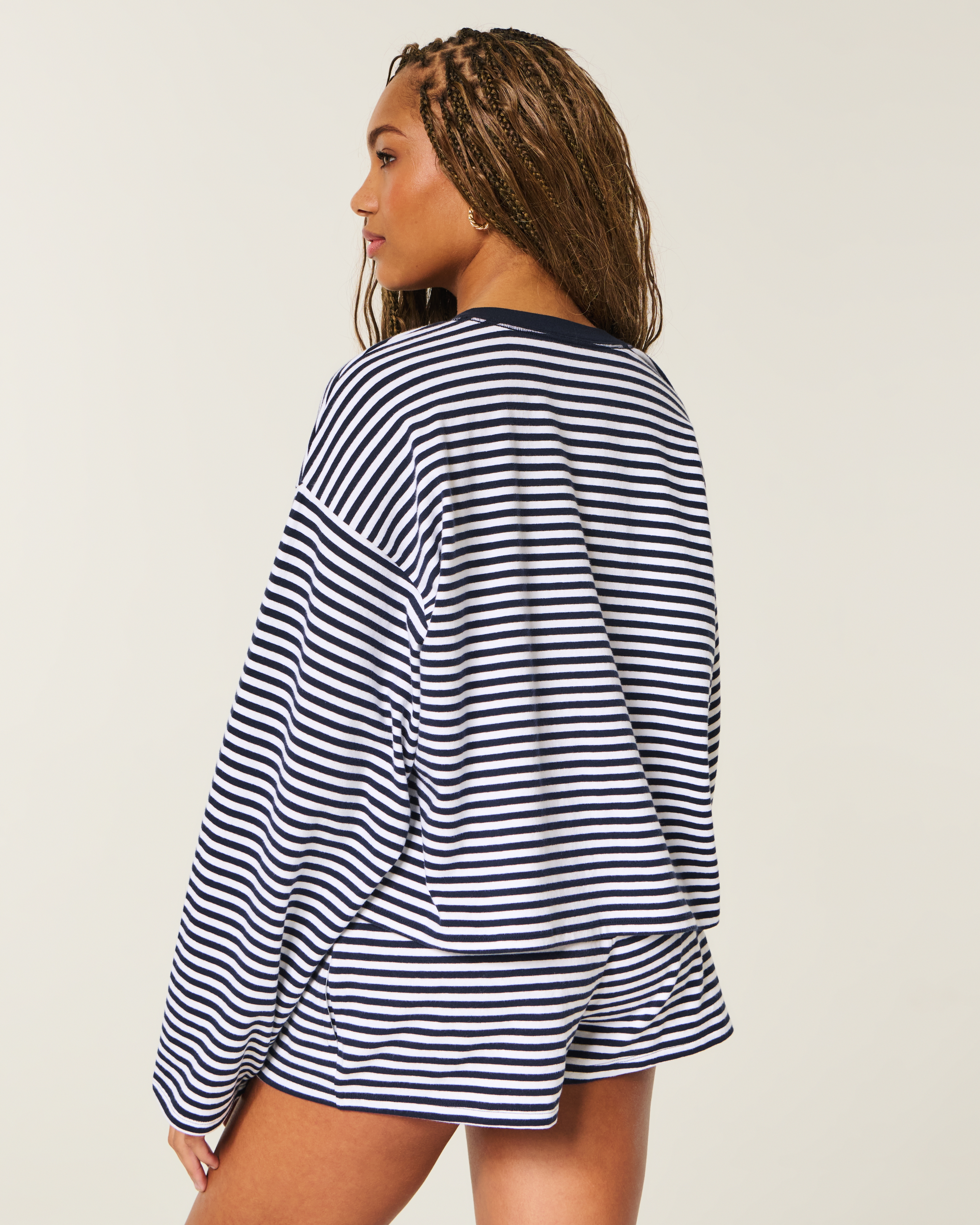 Женские свитеры Hollister Easy Crew Long-Sleeve Top — фото 3