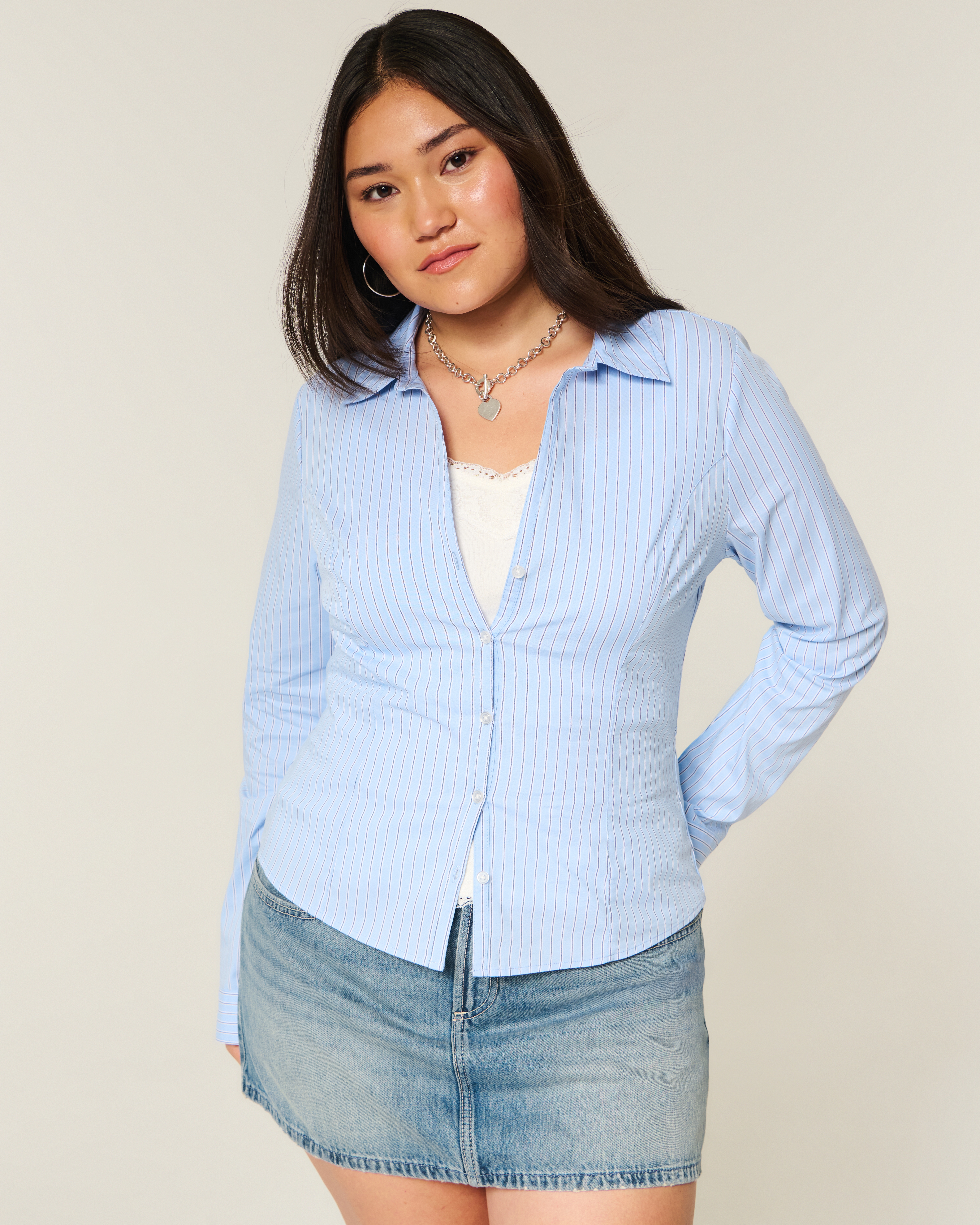 Женские рубашки Hollister Stretch Poplin Button Front Shirt — фото 2