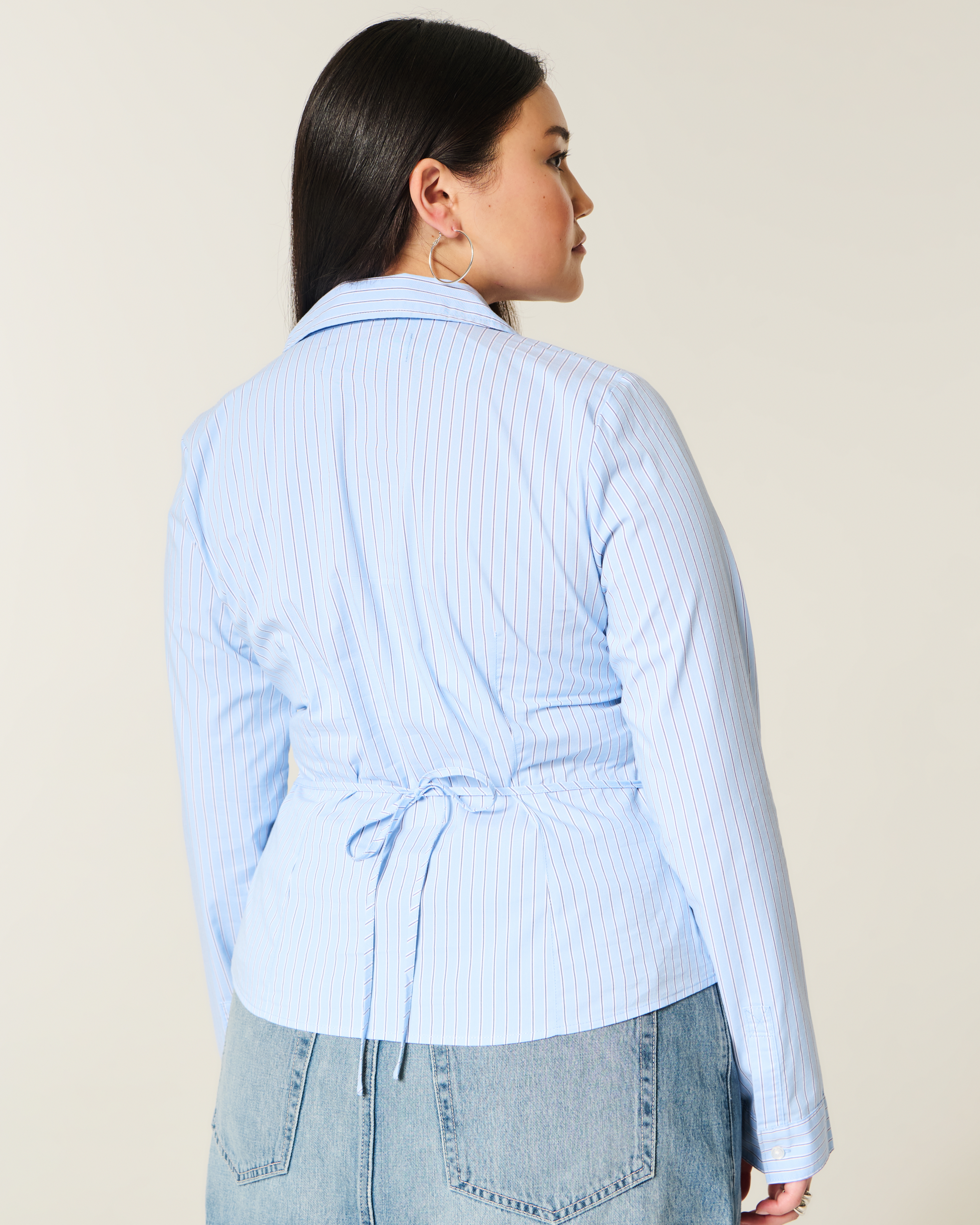 Женские рубашки Hollister Stretch Poplin Button Front Shirt — фото 3