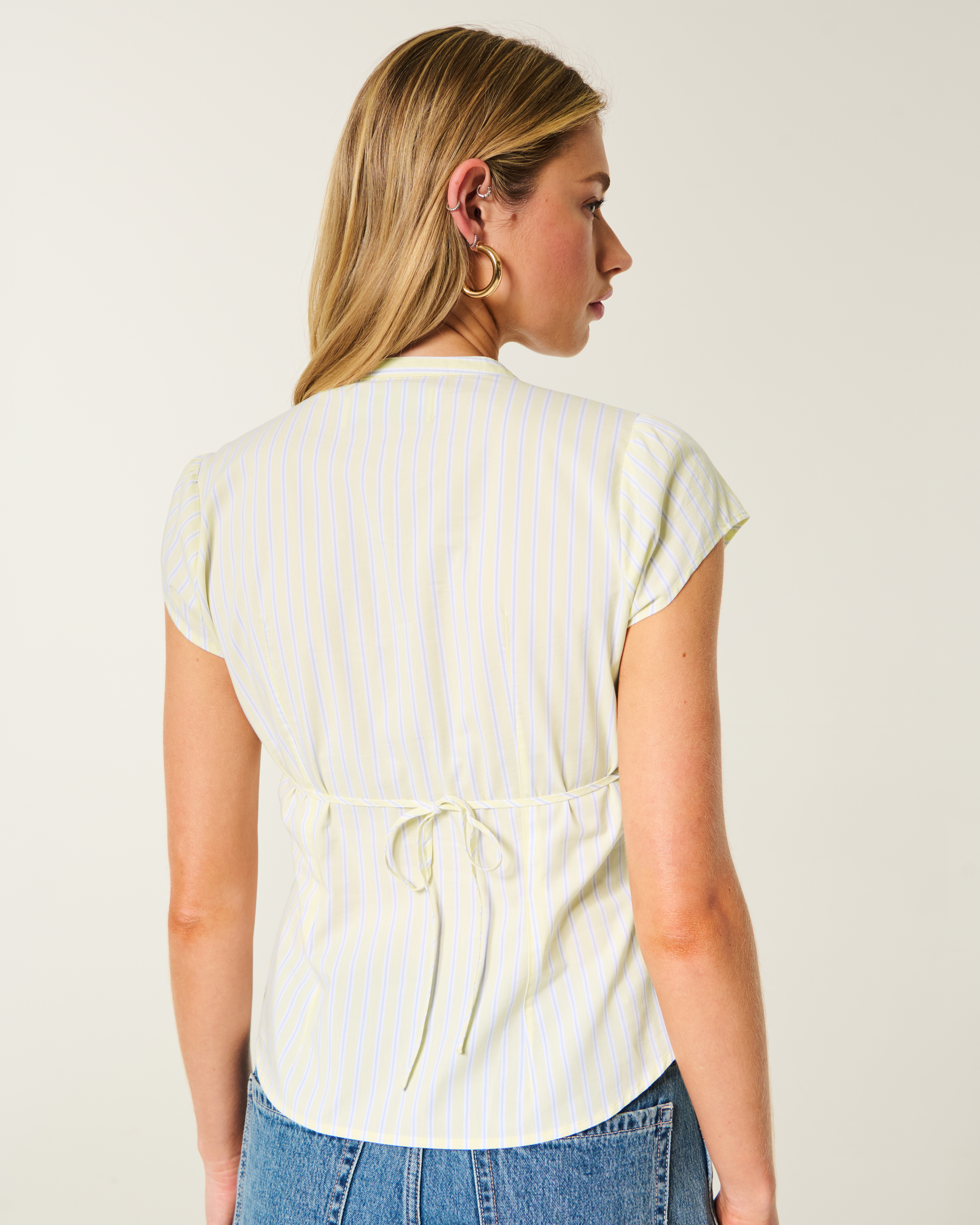 Женские рубашки Hollister Short-Sleeve Icon Henley Shirt — фото 3