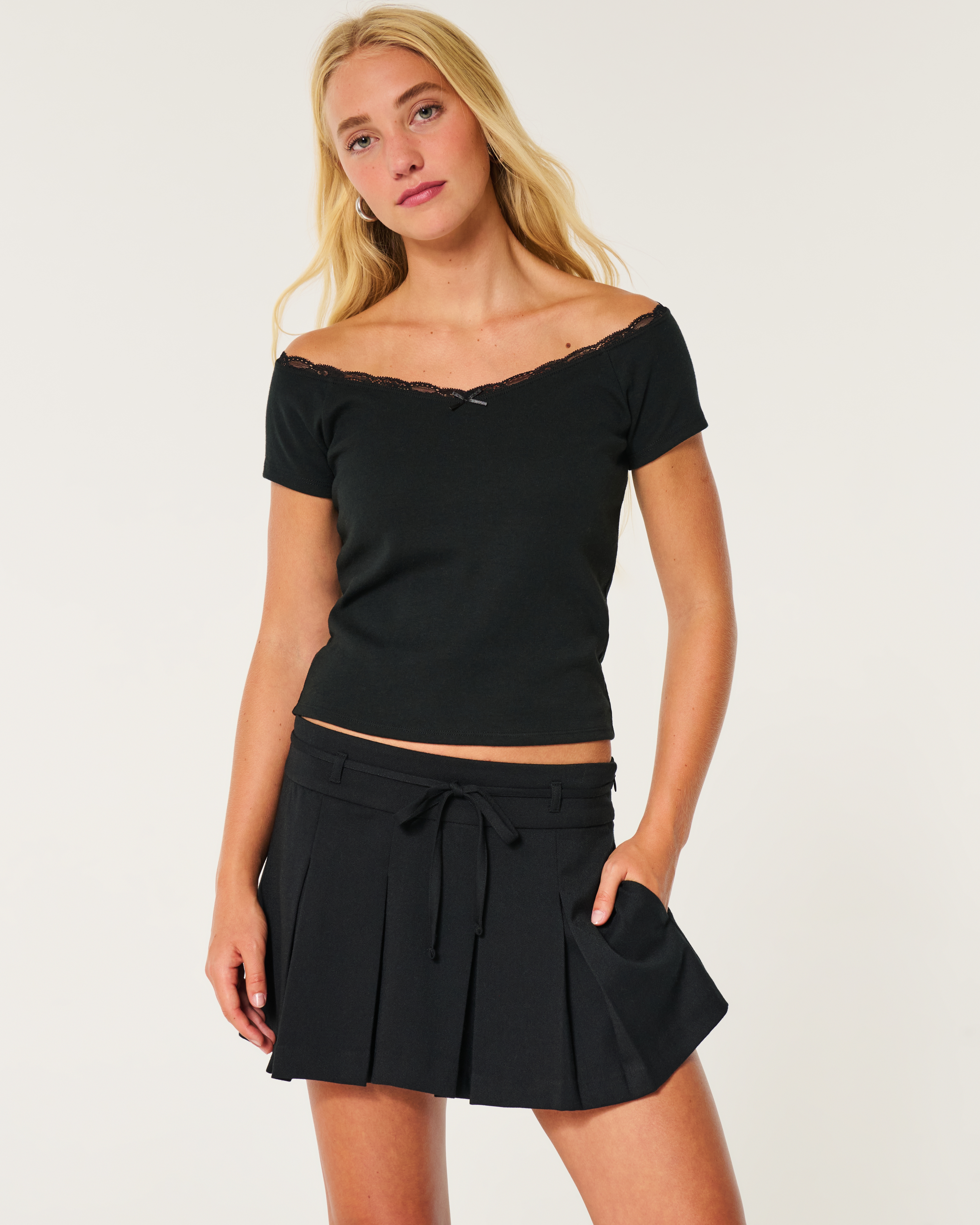 Женские юбки Hollister Mid-Rise Pleated Mini Skort — фото 2