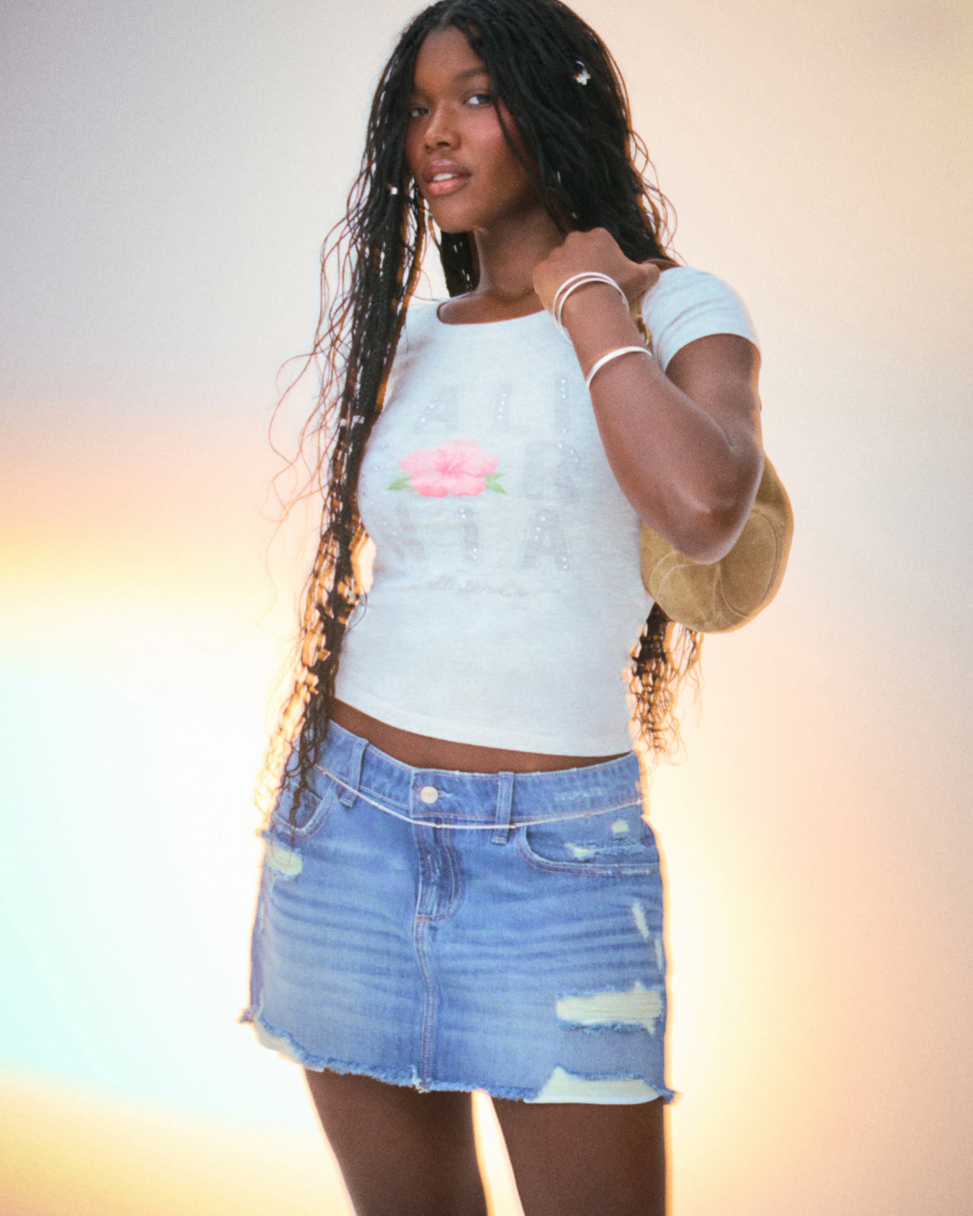 Женские юбки Hollister Low-Rise Ripped Dark Wash Denim Mini Skort — фото 2
