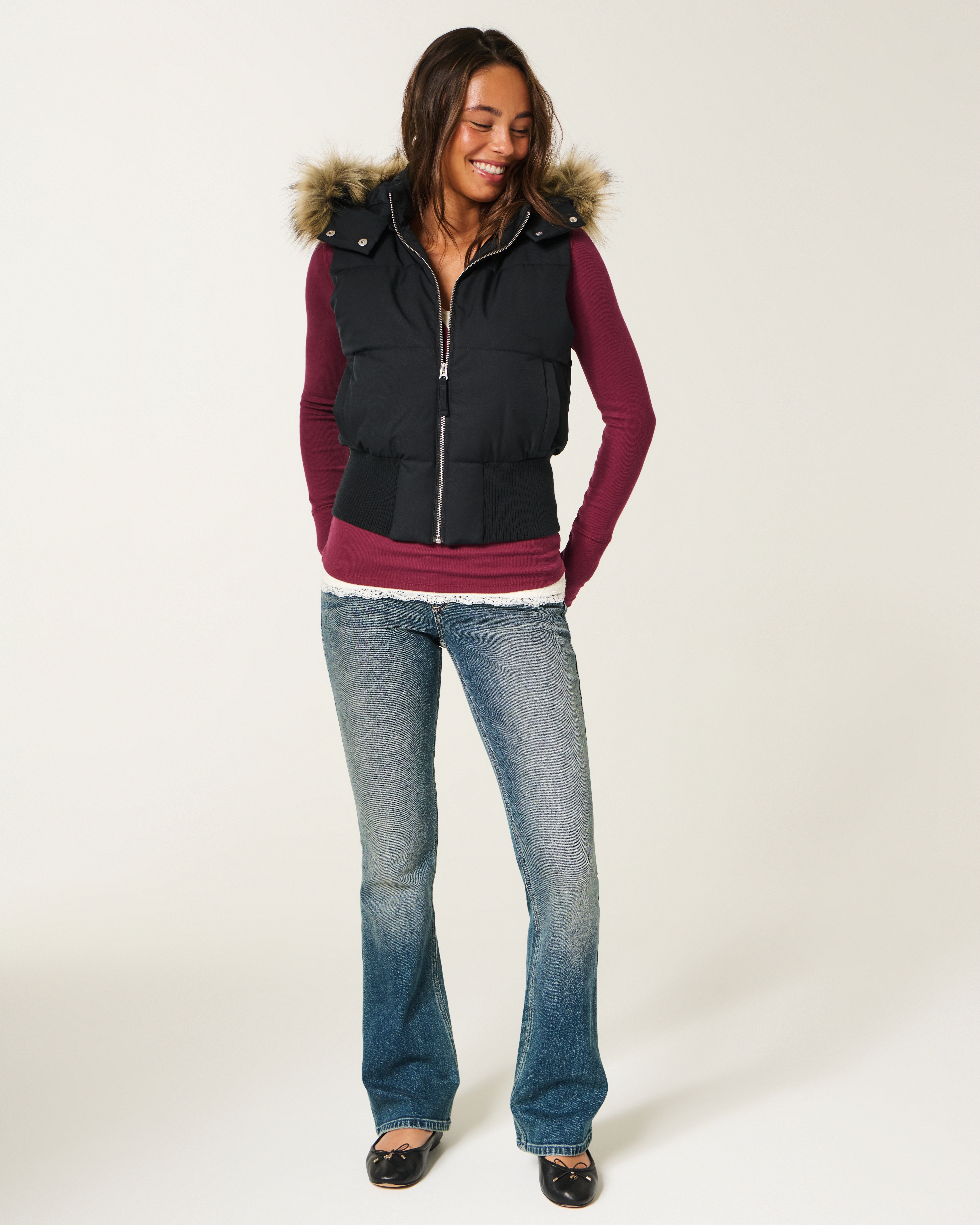 Женские жилеты Hollister Faux Fur Trim Hooded Y2K Vest — фото 3