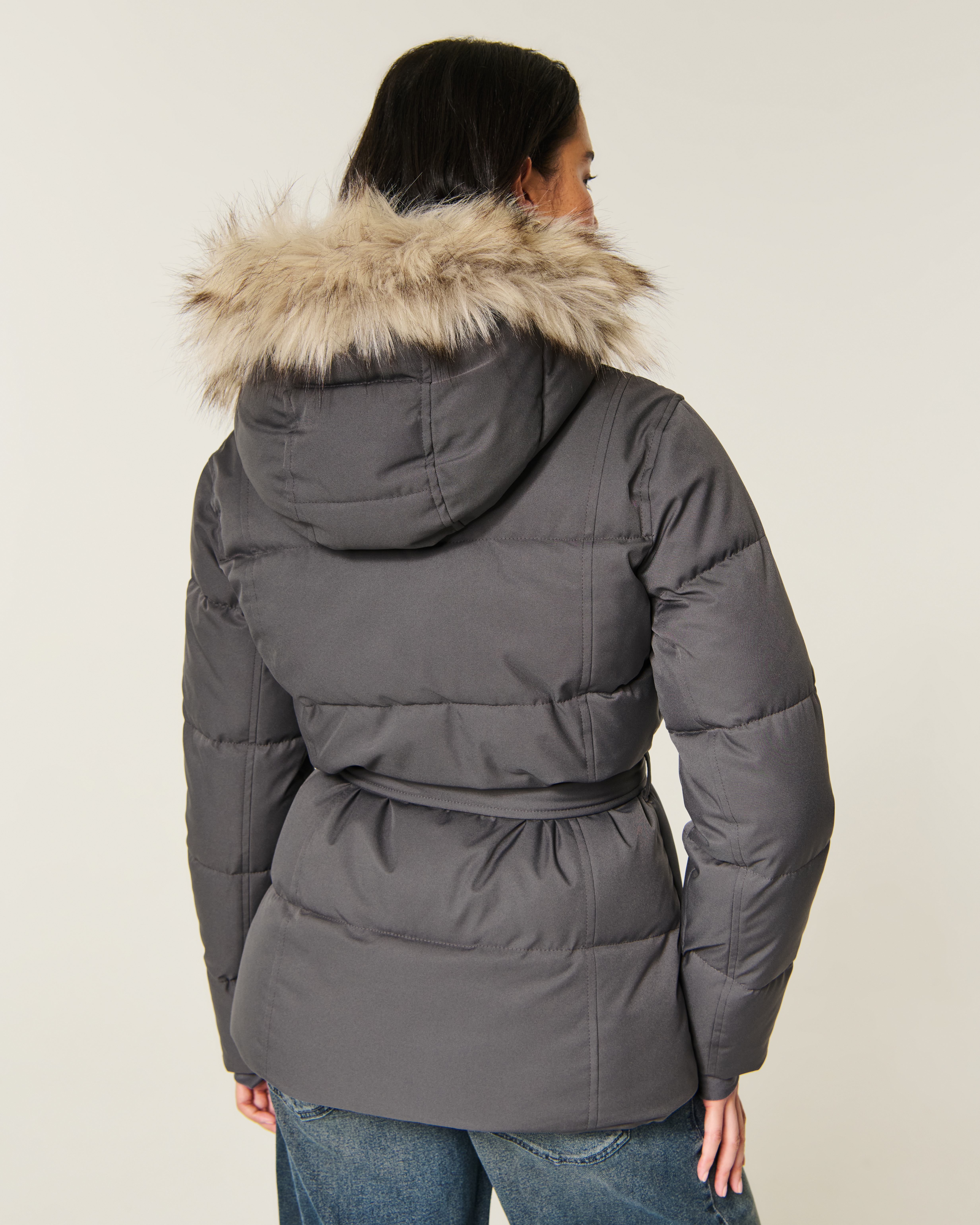 Женская куртка Hollister Feel Good Longline Puffer, цвет: Тёмный серый — фото 3