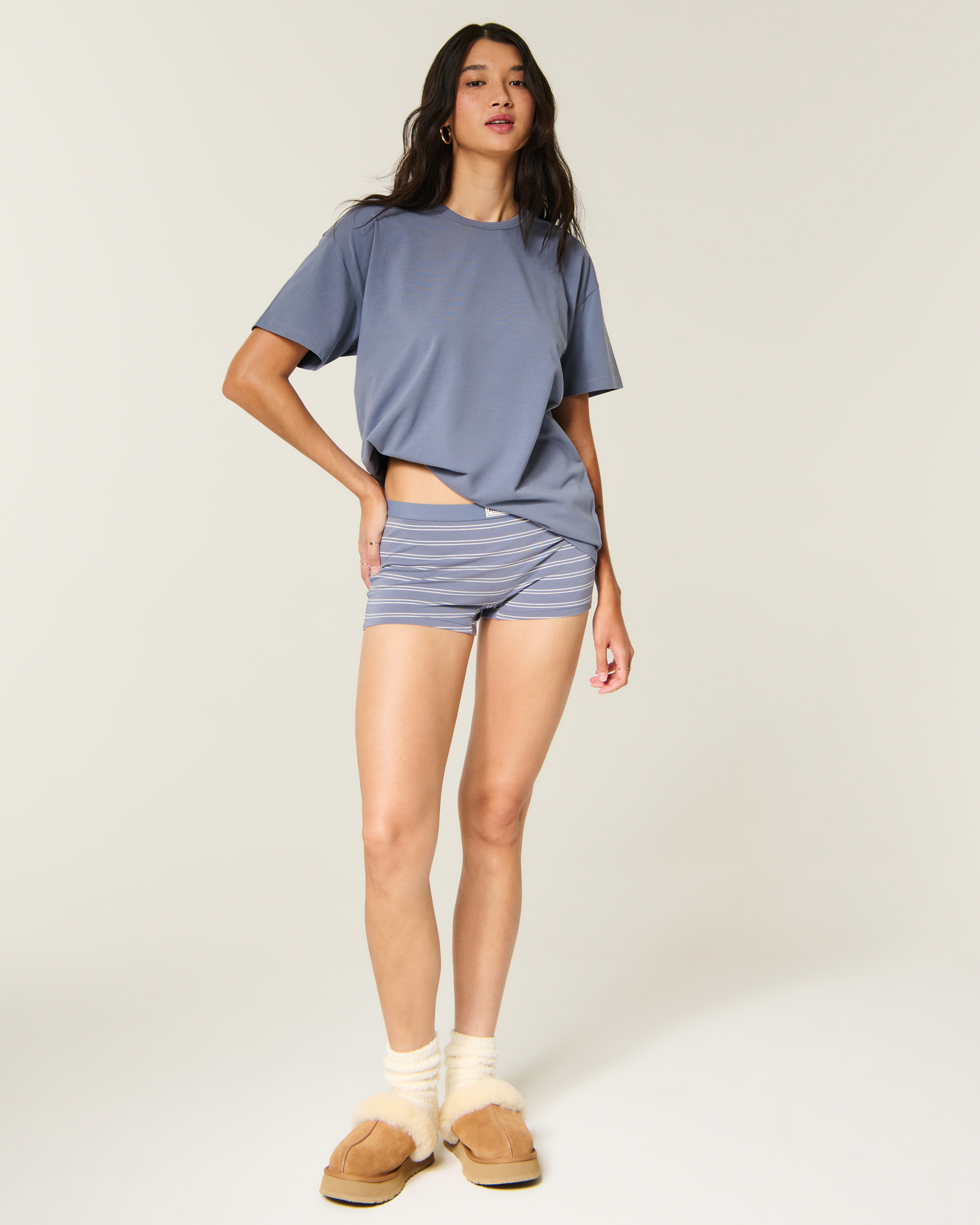 Женские комплекты Hollister Oversized T-Shirt & Boyshort Set, цвет: Синий серый — фото 3