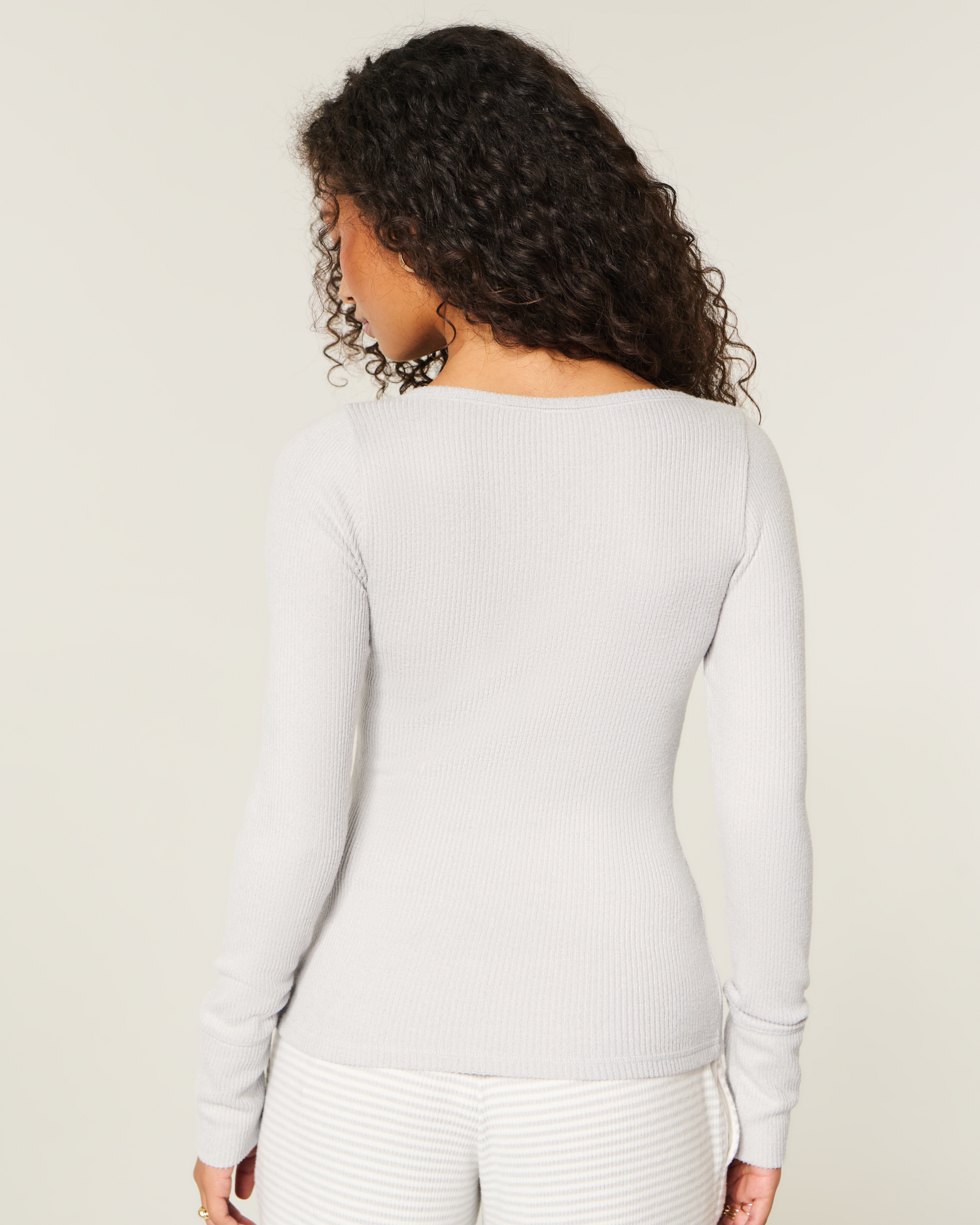 Женские топы Hollister Cozy Rib Long-Sleeve Henley — фото 3