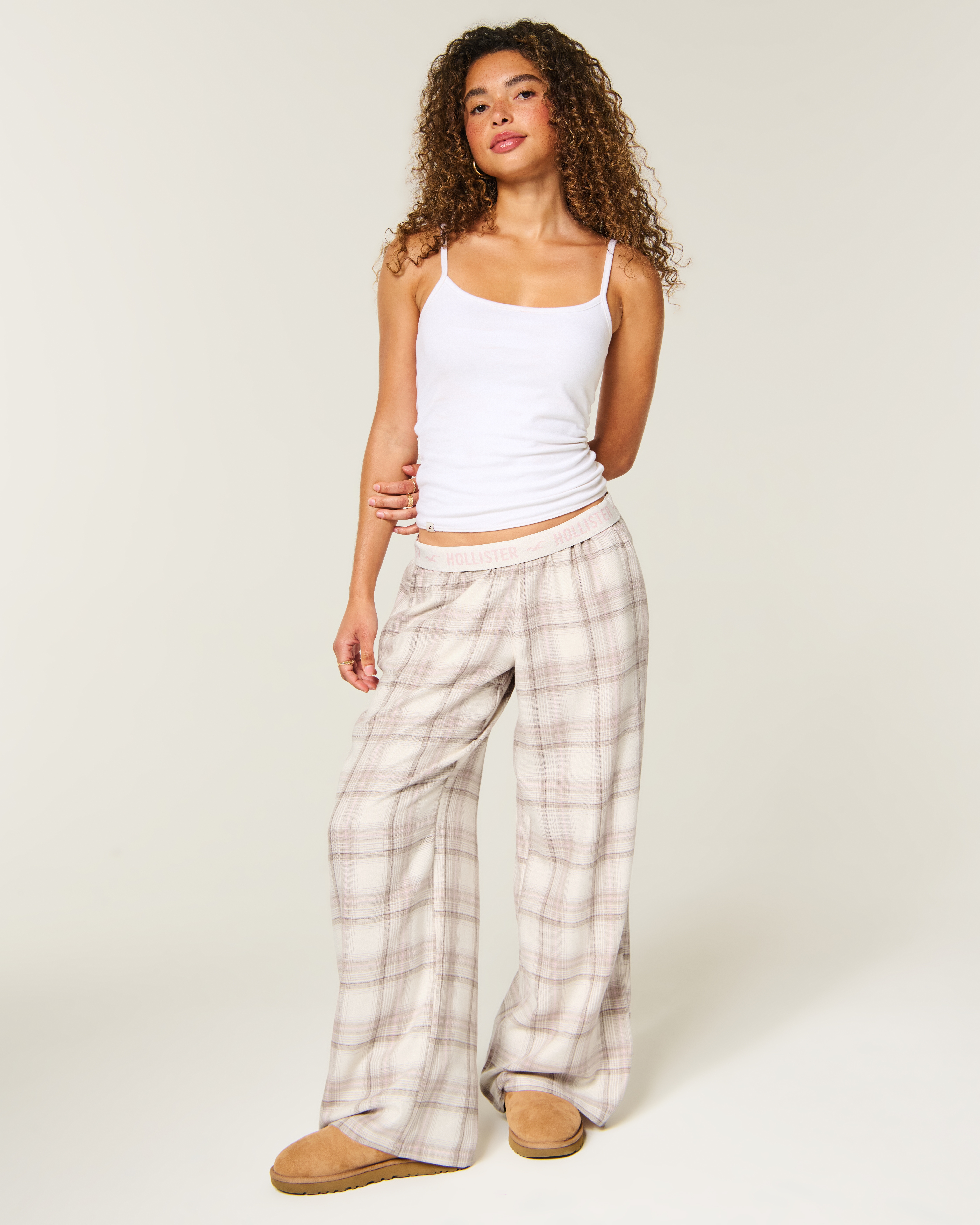 Женские брюки Hollister Low-Rise Logo Waist Flannel, цвет: Кремовый клетчатый — фото 2