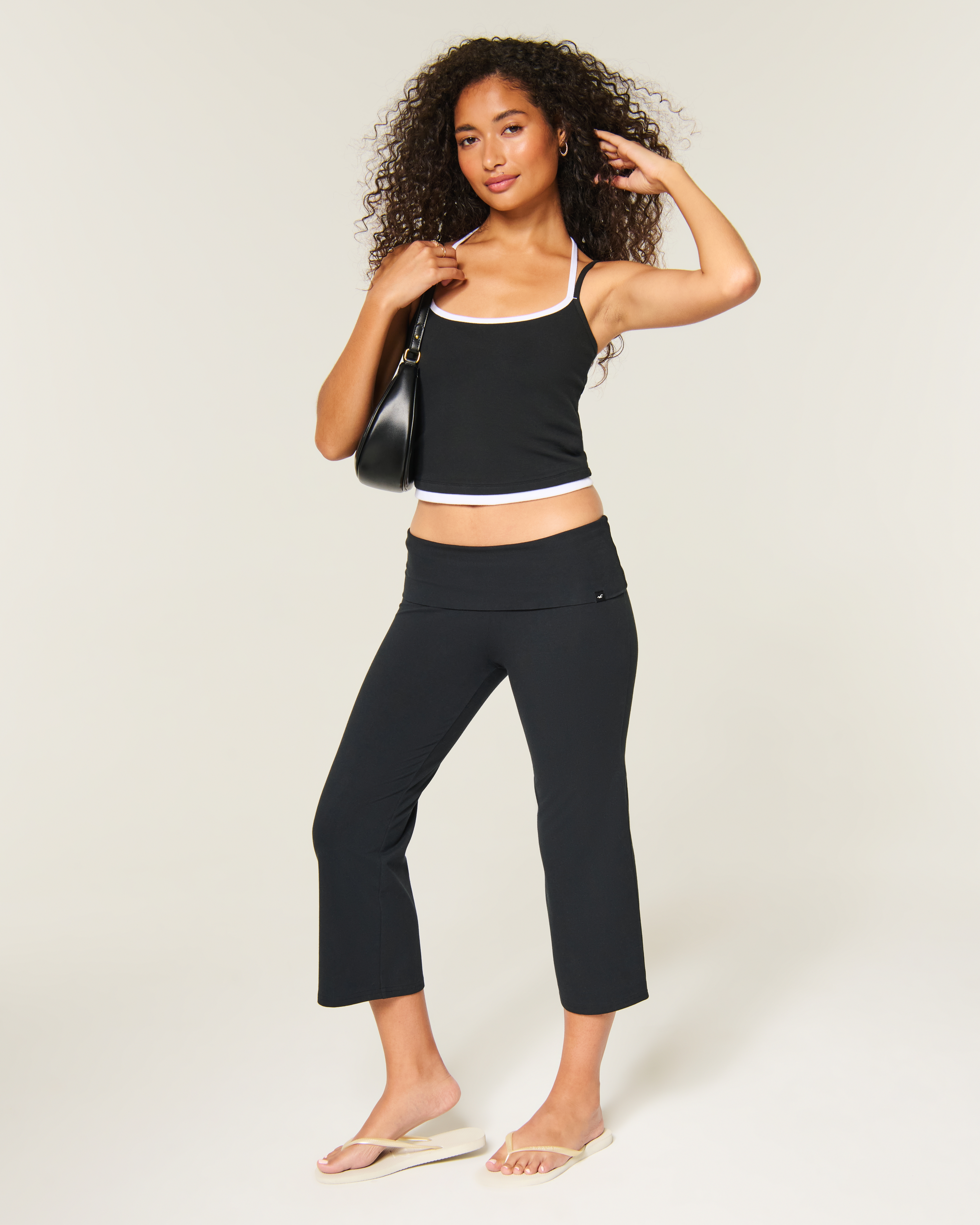 Женские брюки Hollister Knit Foldover Flare Capri Pants — фото 2