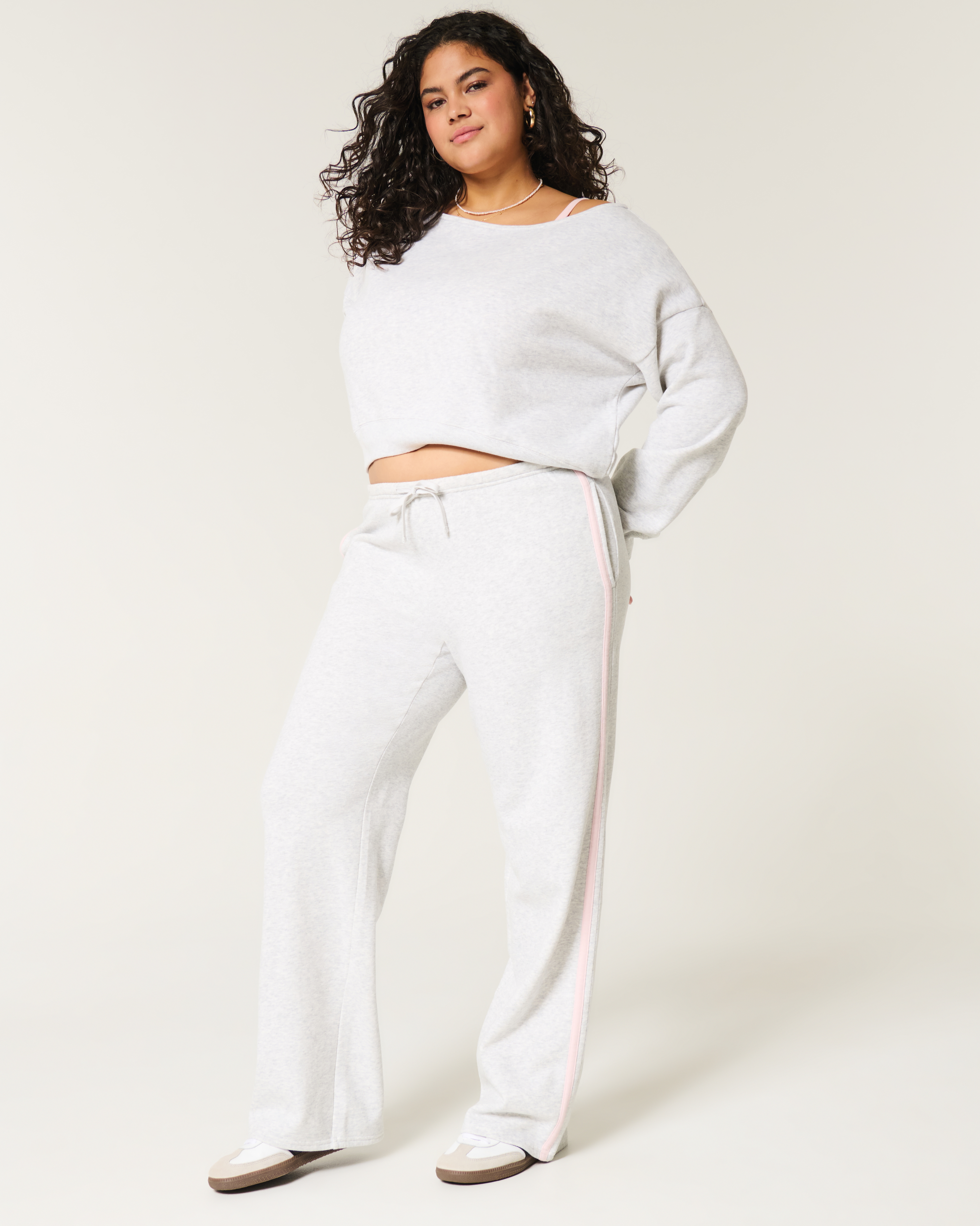 Женские брюки Hollister Side-Stripe Straight Sweatpants, цвет: Светлый меланжевый серый — фото 2