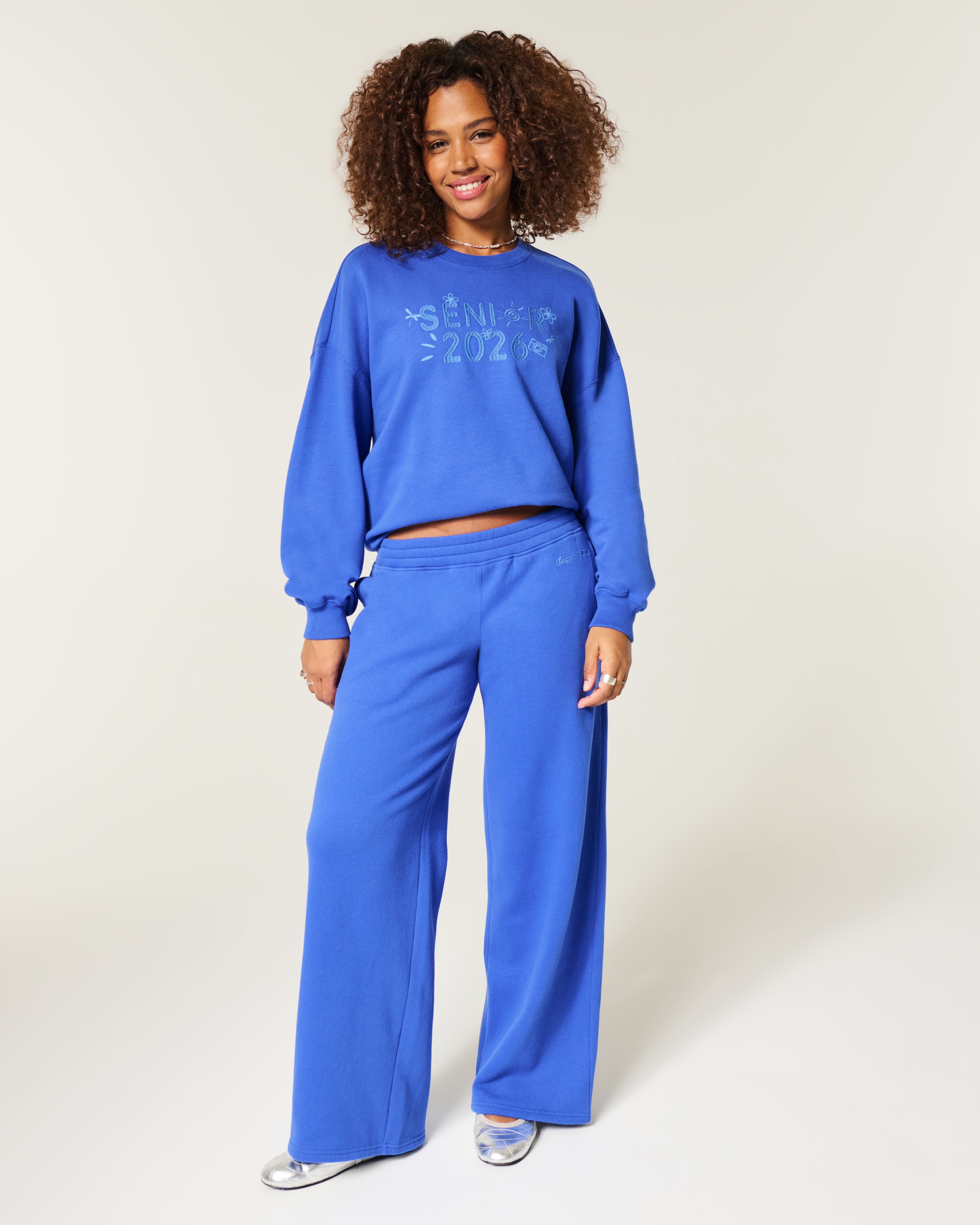 Женские брюки Hollister Feel Good Senior Graphic Baggy Sweatpants — фото 2