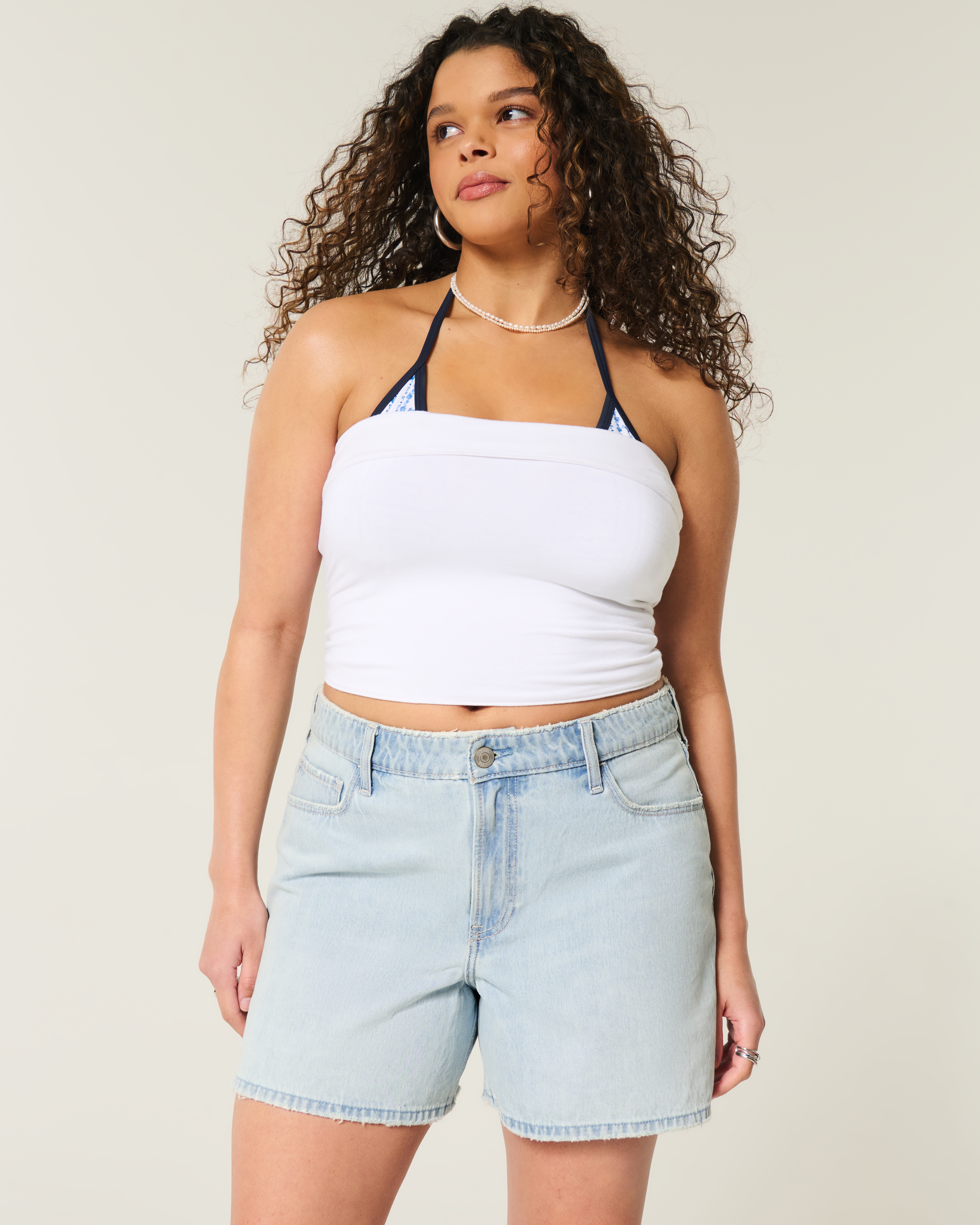 Женские шорты Hollister High-Rise Light Wash Baggy Denim Shorts 5" — фото 2