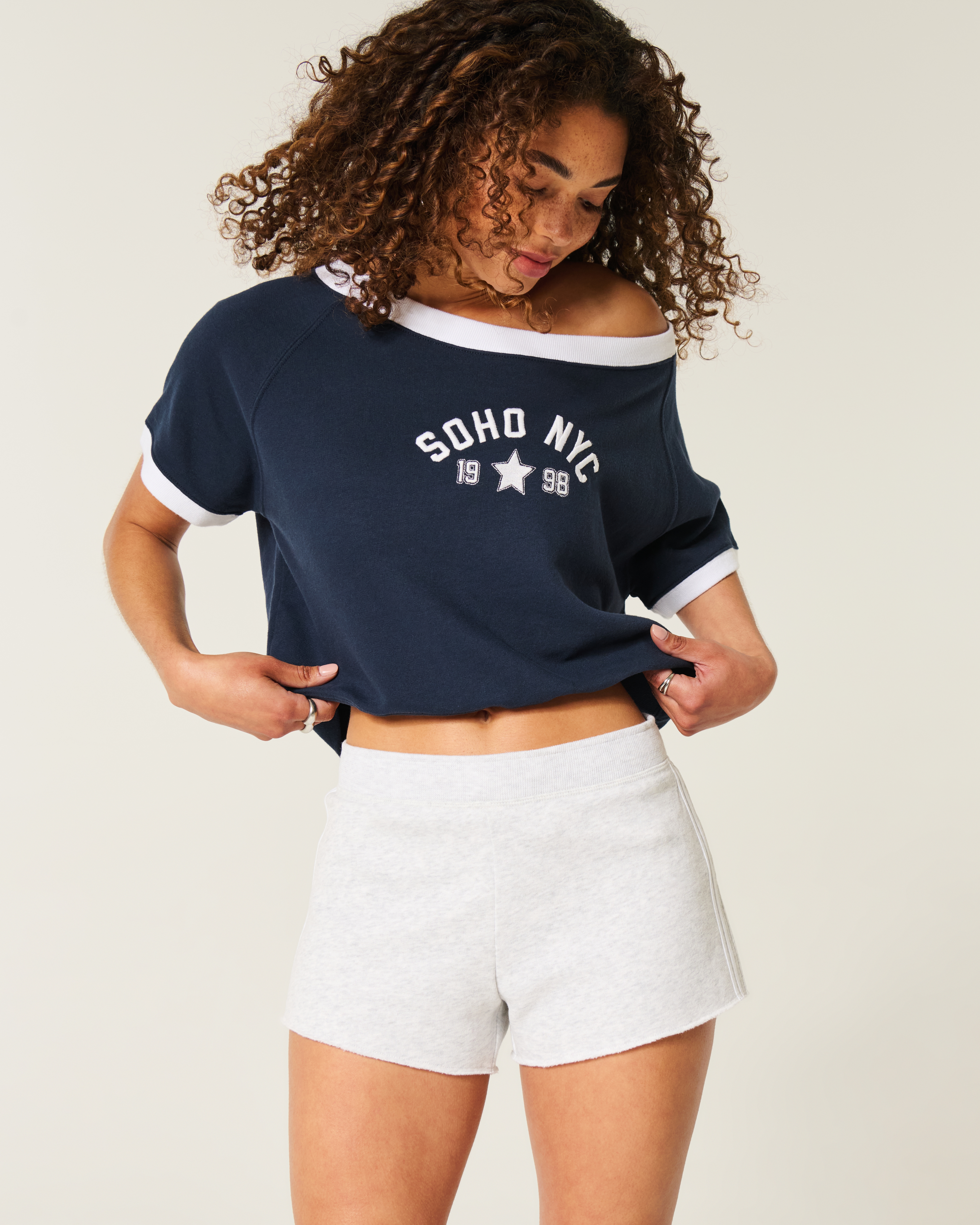 Женские шорты Hollister Side Stripe Fleece Mini Shorts — фото 2