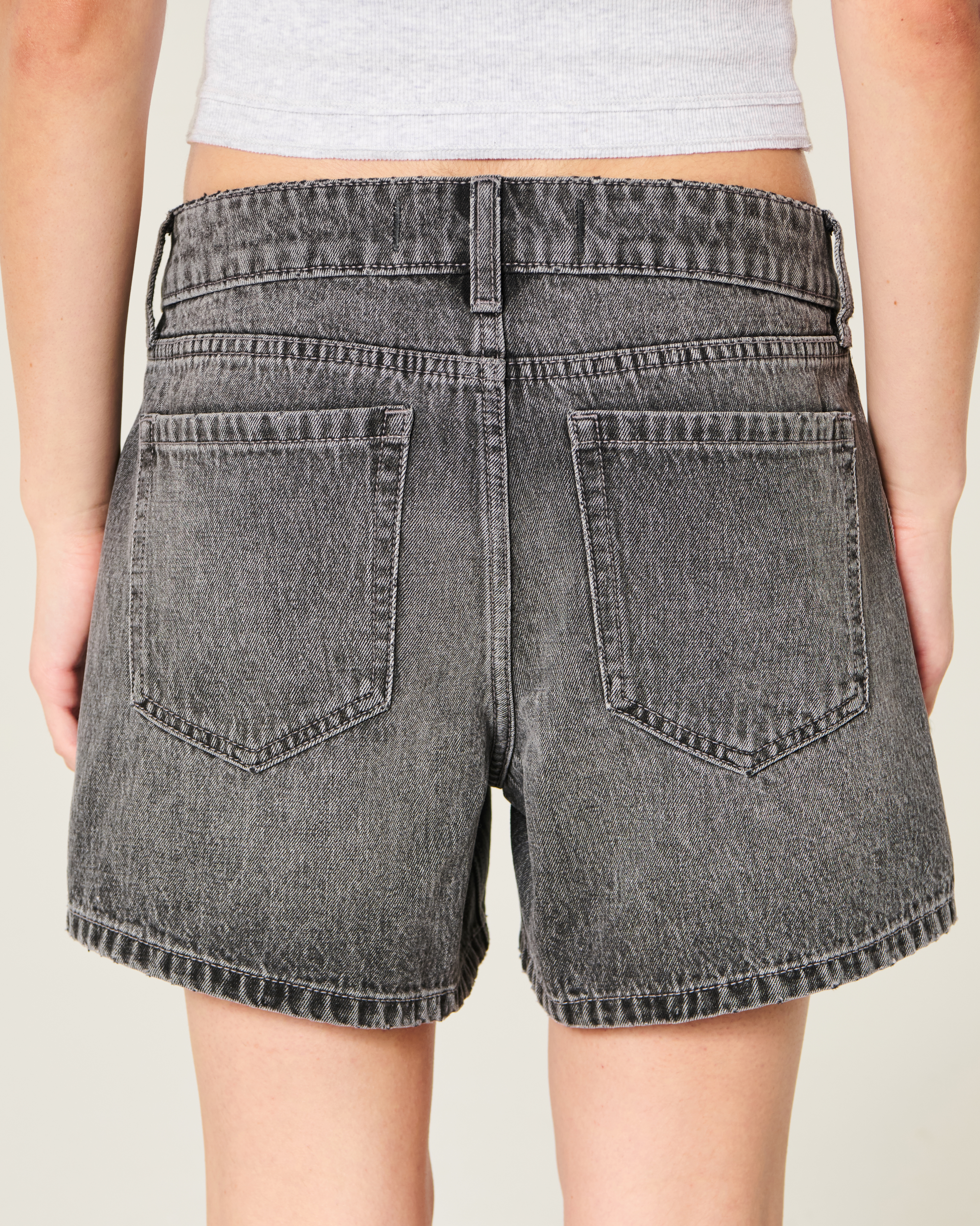 Женские шорты Hollister Low-Rise Grey Baggy Jean Shorts — фото 3