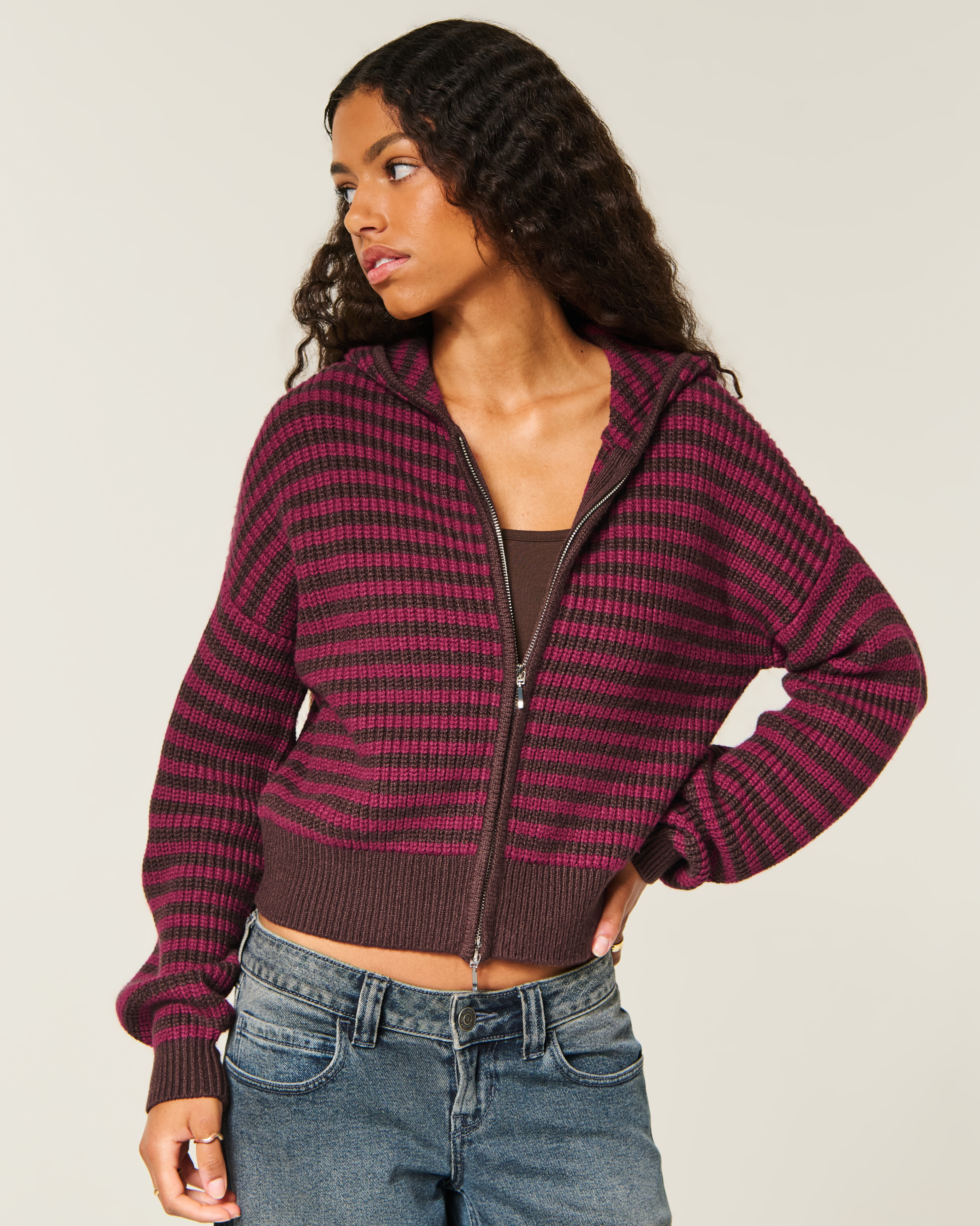 Женский свитер Hollister Easy Hooded Zip-Up, цвет: Бордовый полосатый — фото 2