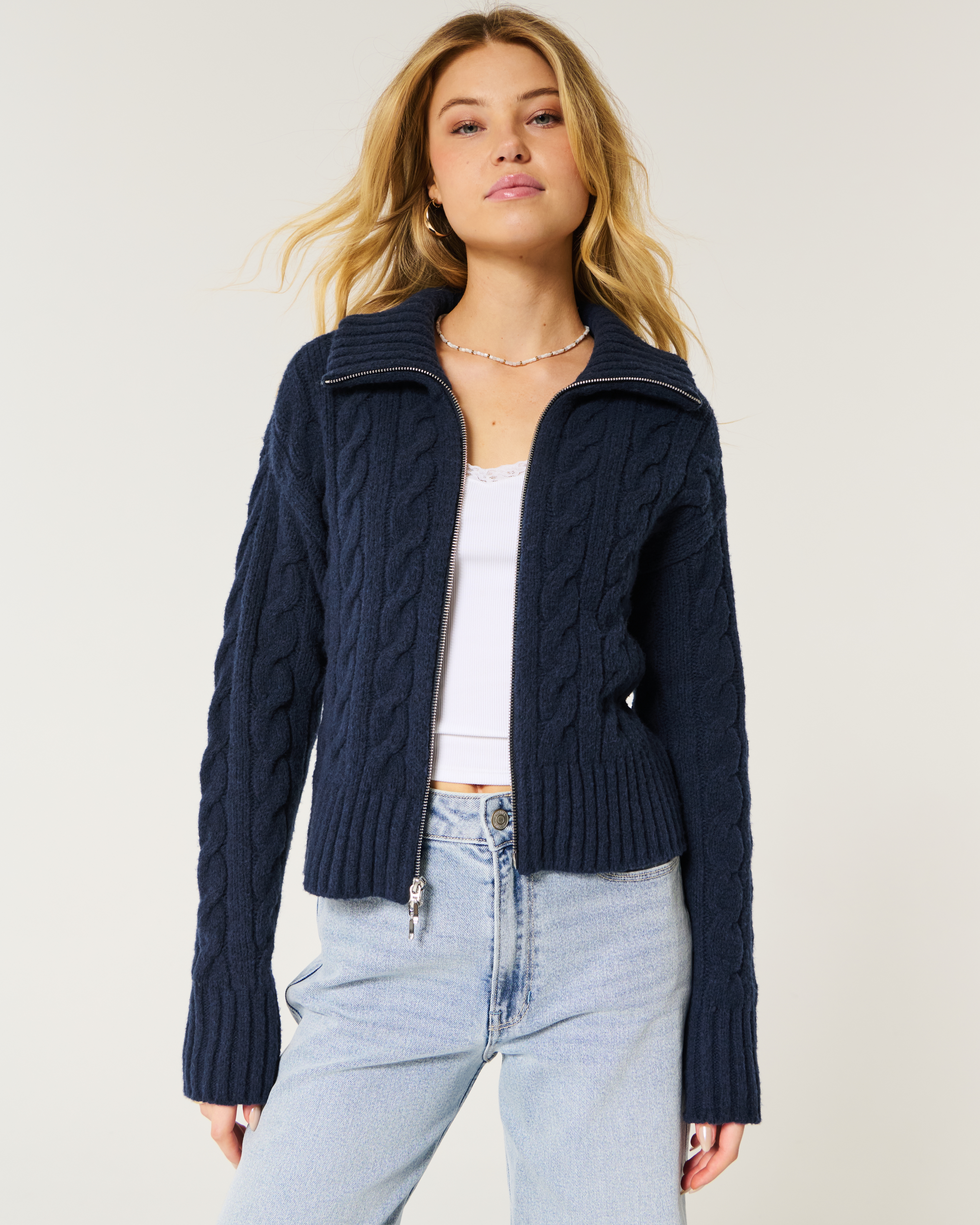 Женский свитер Hollister Comfy Cloud Zip-Up Cable-Knit, цвет: Тёмно-синий — фото 2