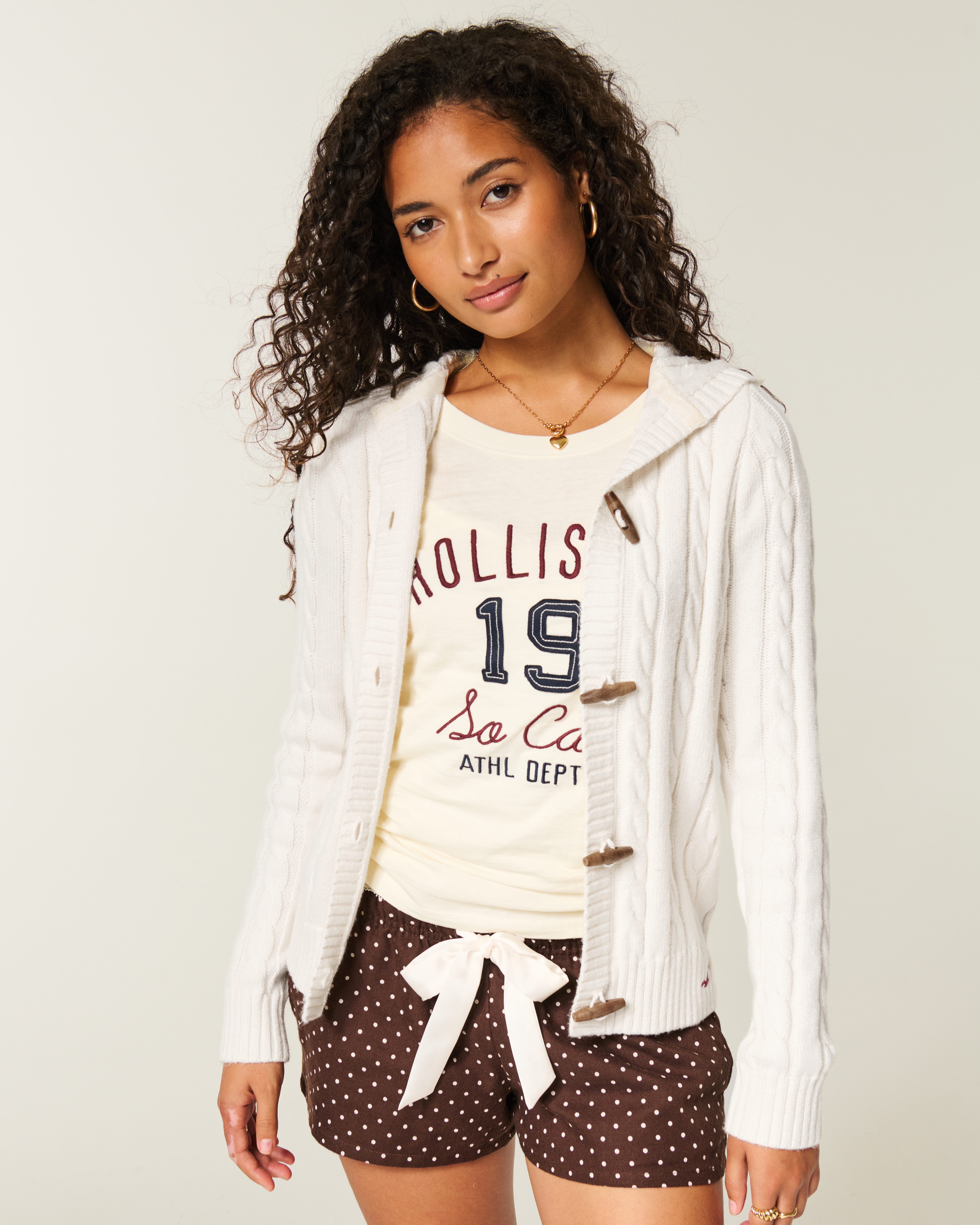Женские кардиганы Hollister Holiday Vault Release Hooded Cable-Knit Toggle Cardigan — фото 3