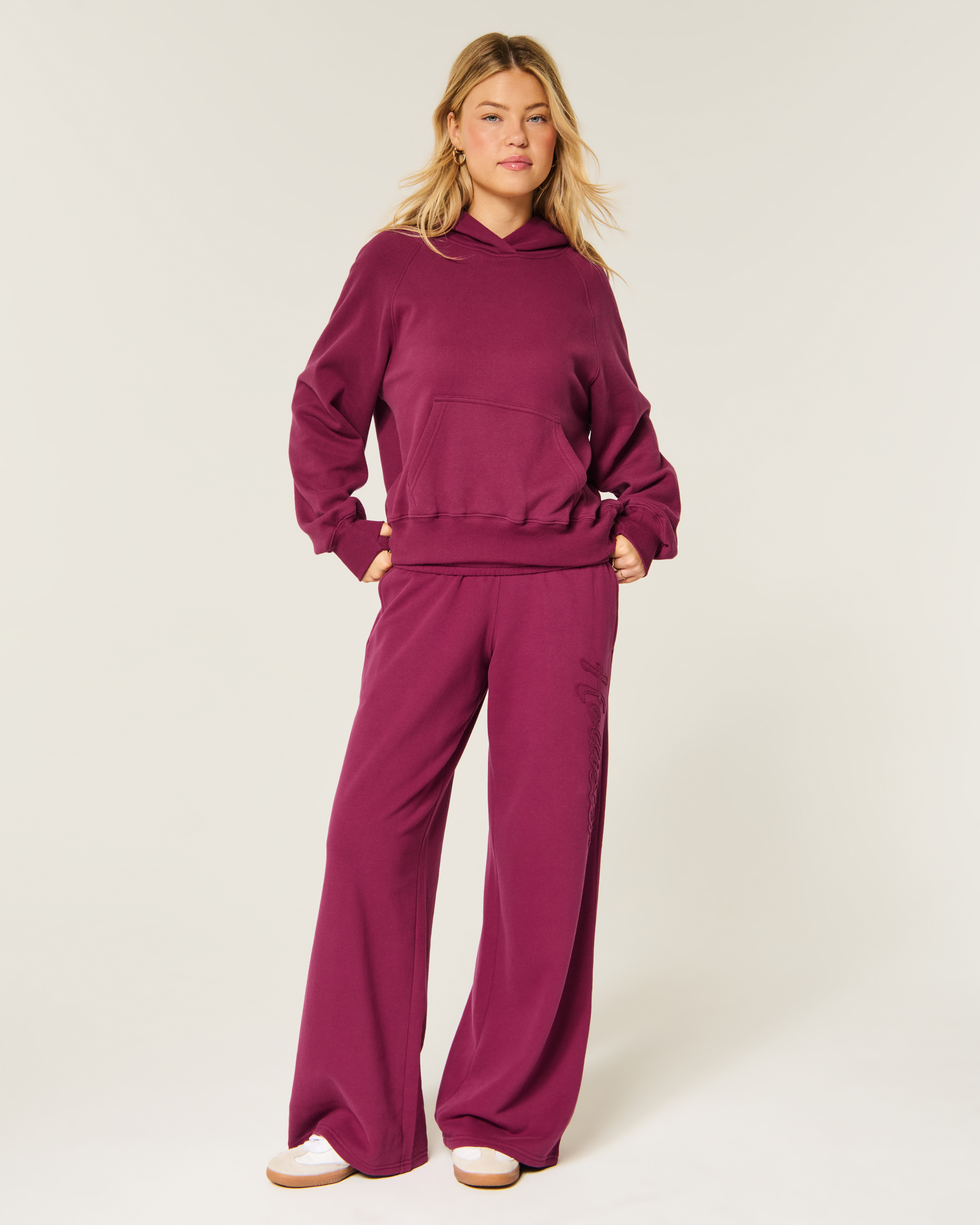 Женское худи Hollister Feel Good Classic Fit Raglan, цвет: Бордовый — фото 3