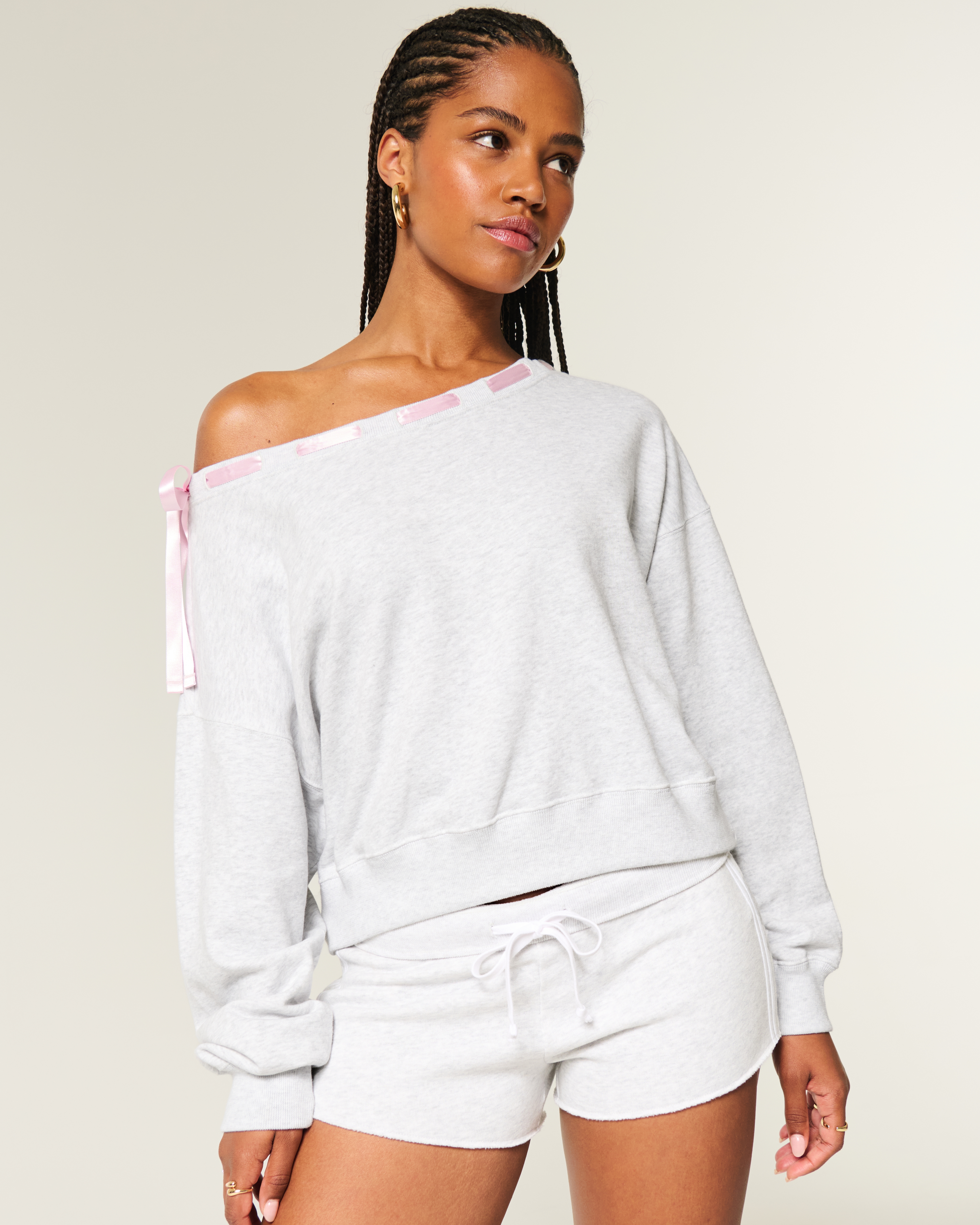 Женские худи Hollister Off-the-Shoulder Tie Sweatshirt — фото 2