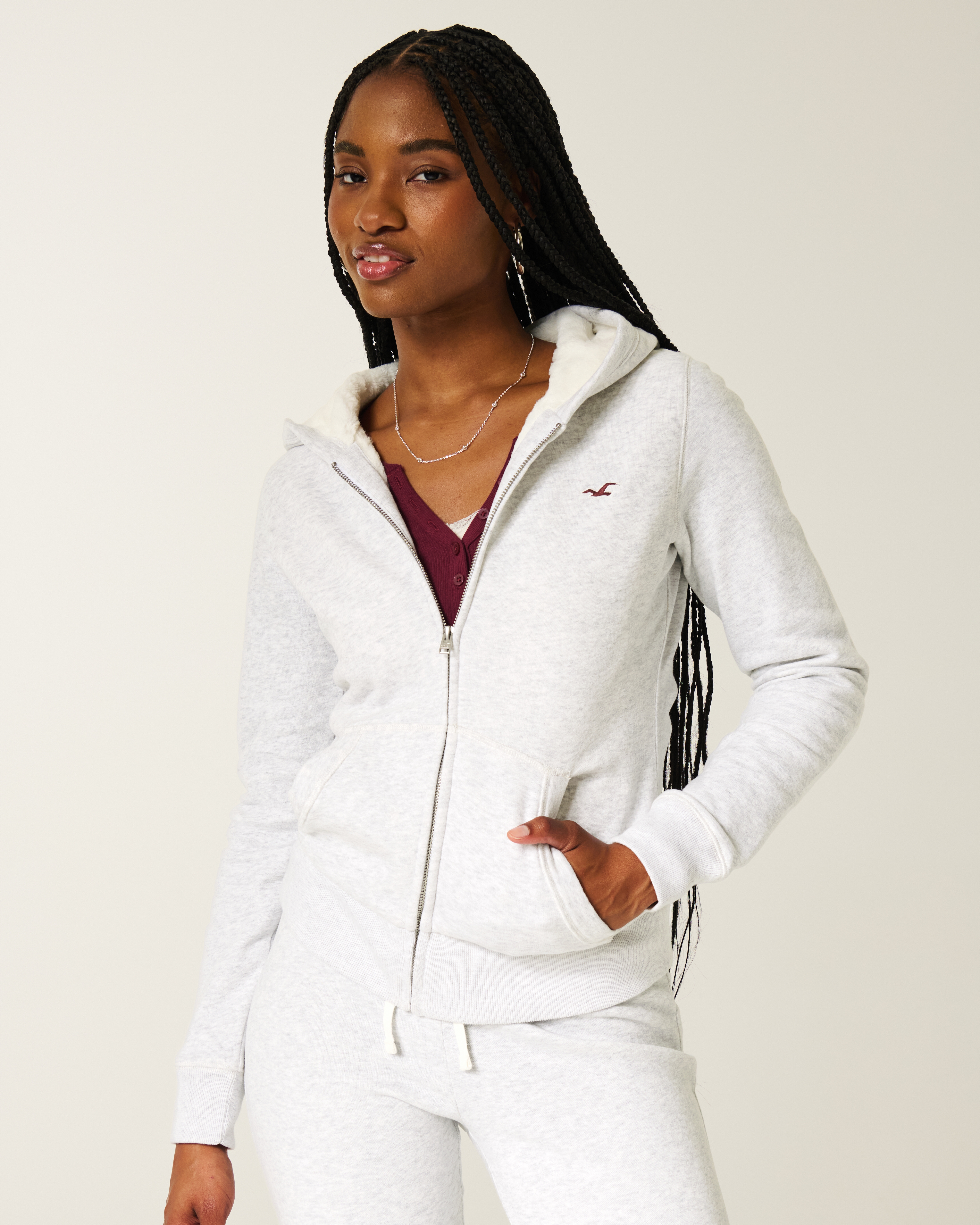 Женские худи Hollister Feel Good Faux Fur-Lined Zip-Up — фото 2