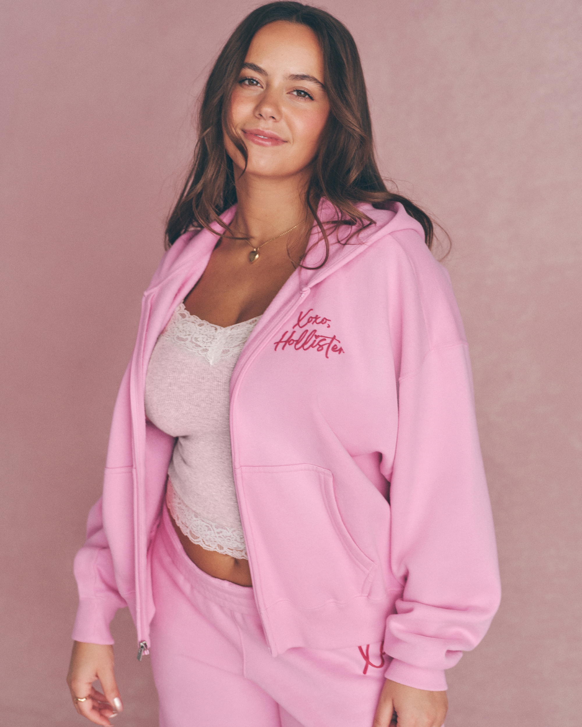 Женские худи Hollister Feel Good Easy Zip-Up Xoxo Graphic — фото 2